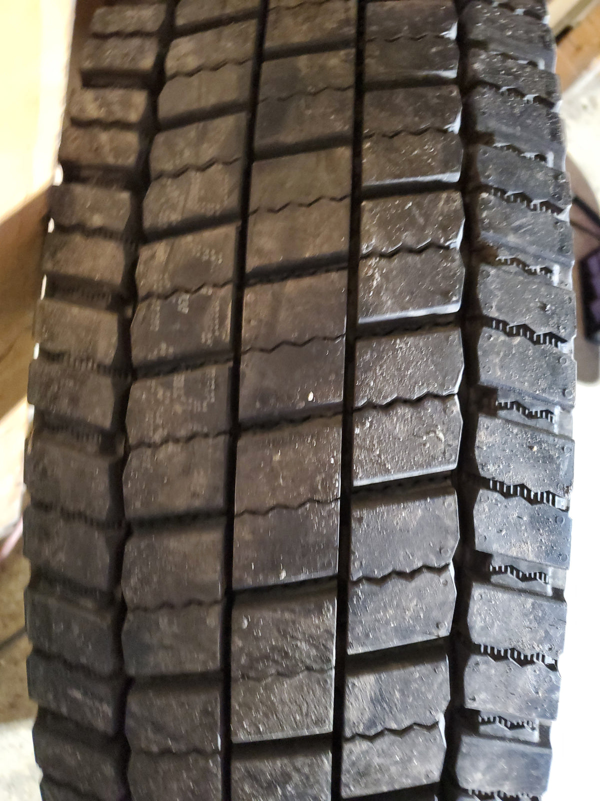 CONTINENTAL CONTI HYBRID HD3 BSW LT 225 70 19.5 128/126N 14PLY DRIVE TIRE 05224060000