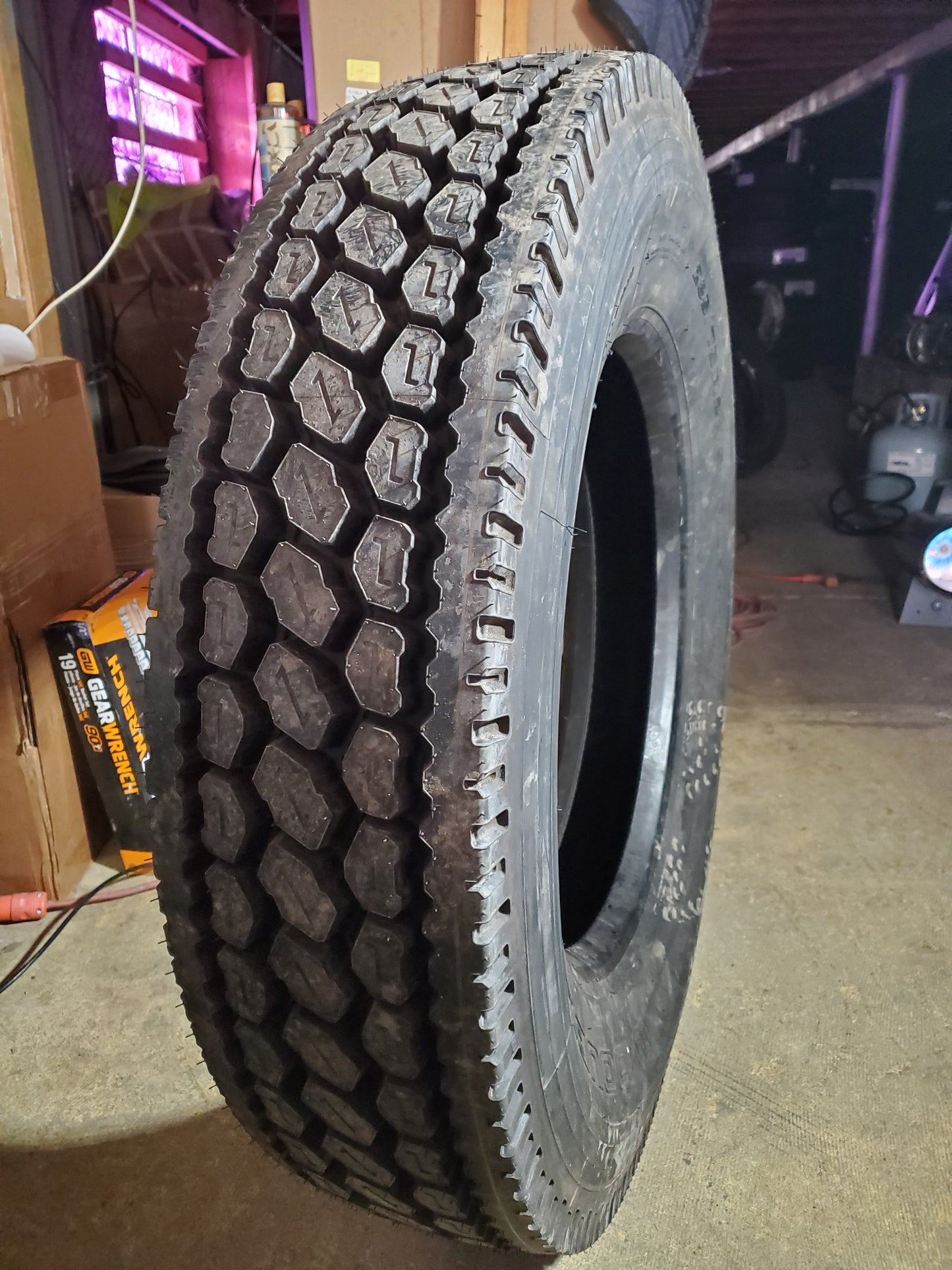 DOUBLE COIN RLB400 BSW LT 285 75 24.5 144/141J 14PLY COMMERCIAL TIRE 1133481255