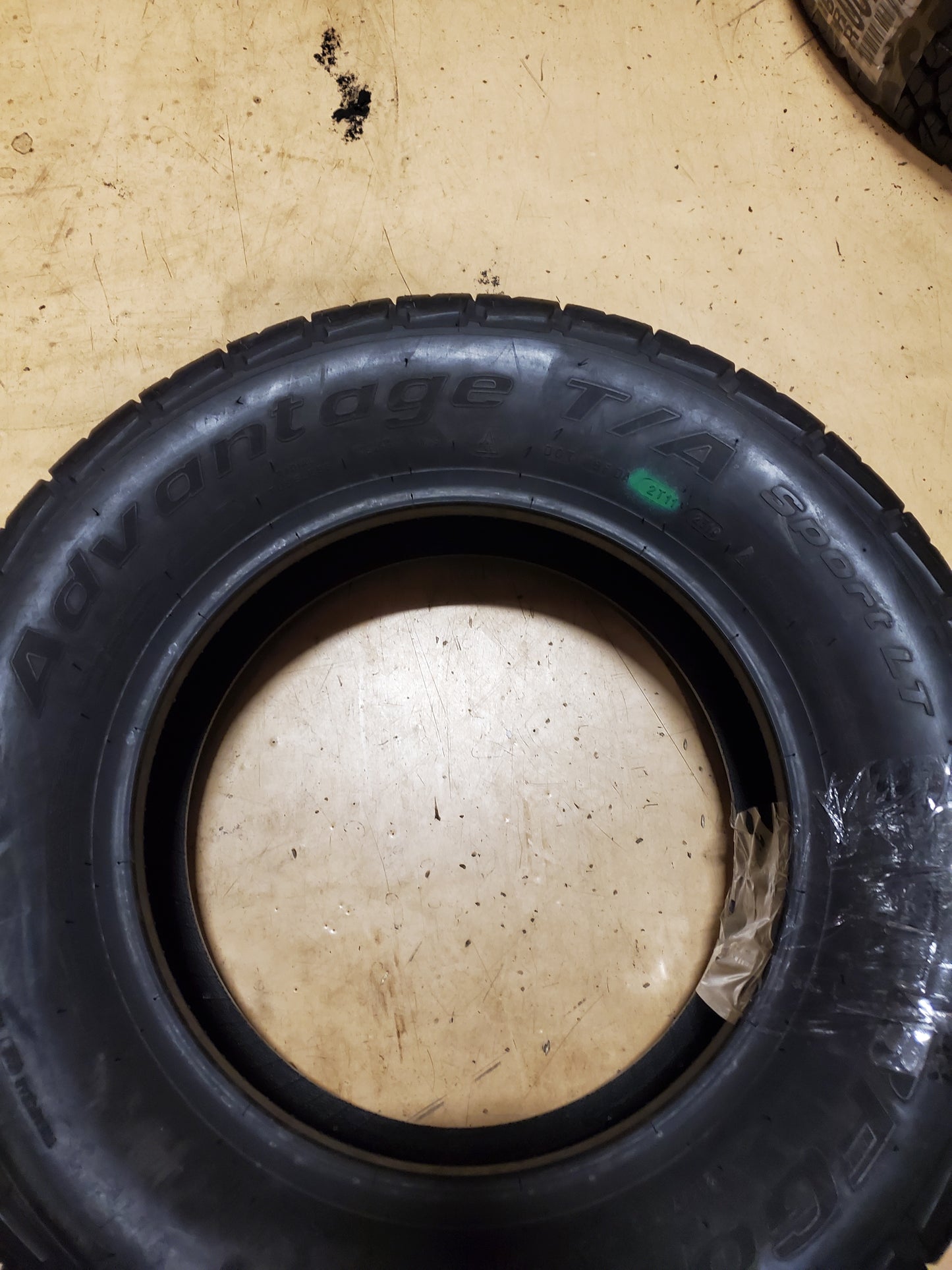NOS BFGOODRICH ADVANTAGE T/A SPORT LT BSW P 215 70 16 100T SL ALL SEASON TIRE 36049