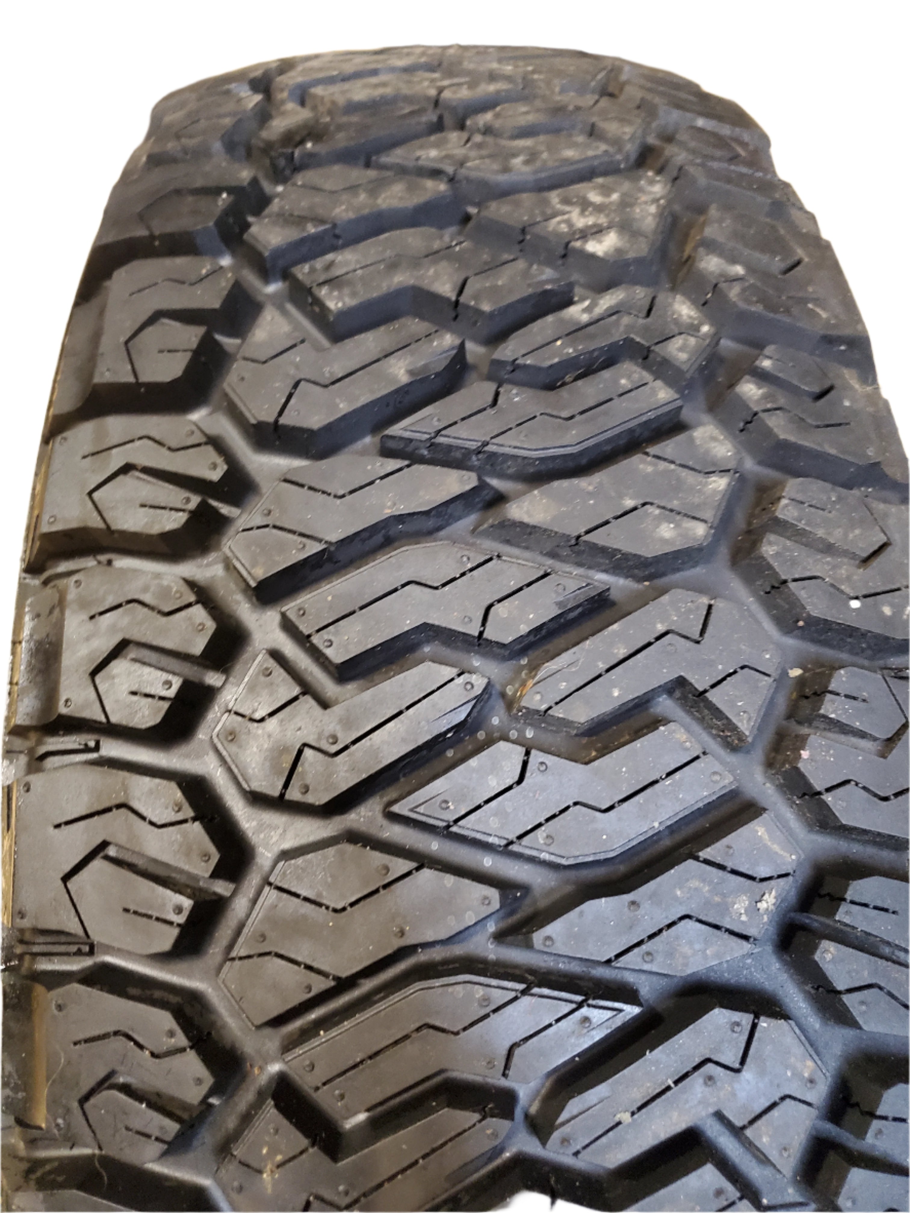 2 MAXXIS RAZR AT-811 BSW LT 285 75 18 129/126S 10PLY ALL TERRAIN TIRE TL00070200