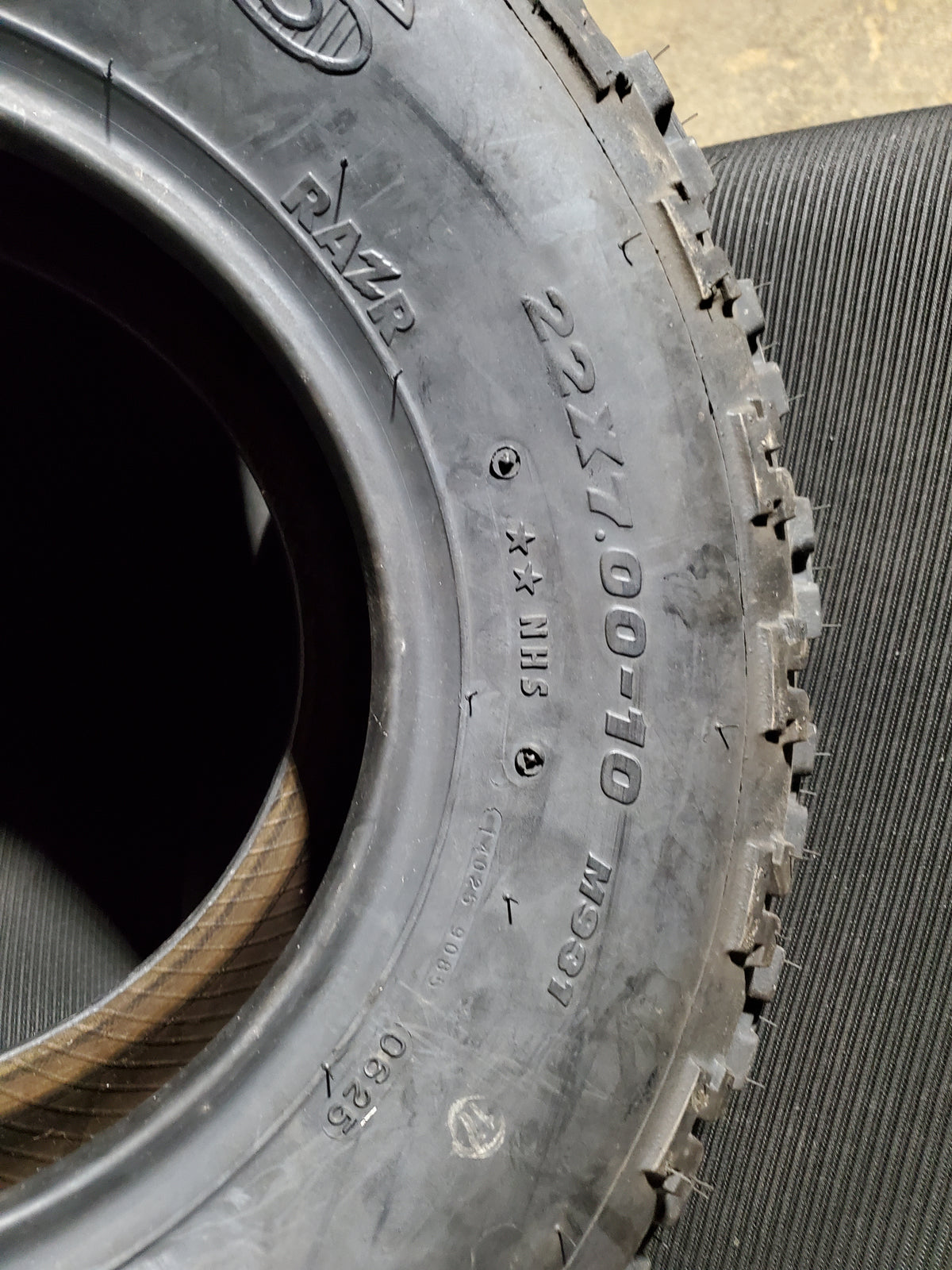MAXXIS RAZR M931 BSW  22 7 10 ATV/UTV TIRE MAXIS35381