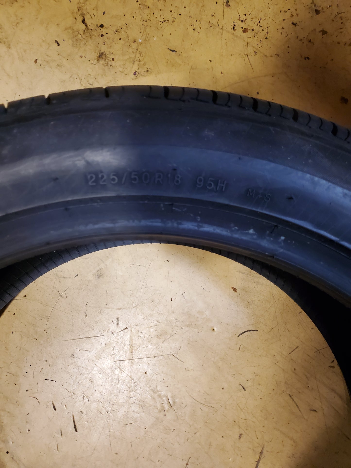 UNIROYAL TIGER PAW TOURING A/S BSW P 225 50 18 95H ALL SEASON TIRE 97913