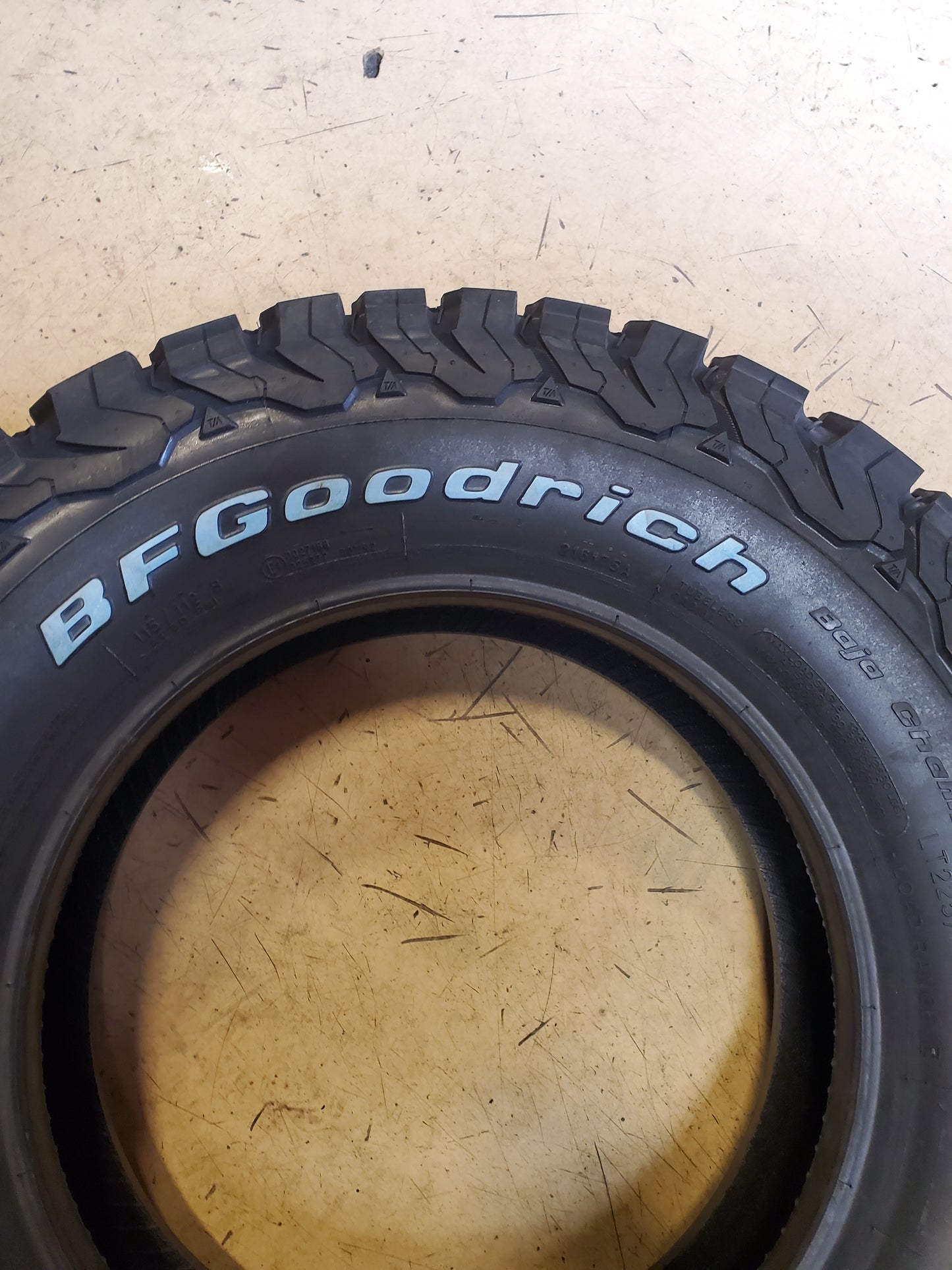 BFGOODRICH ALL-TERRAIN T/A KO2 BSW LT 225 75 16 115/112S 10PLY TIRE 37527