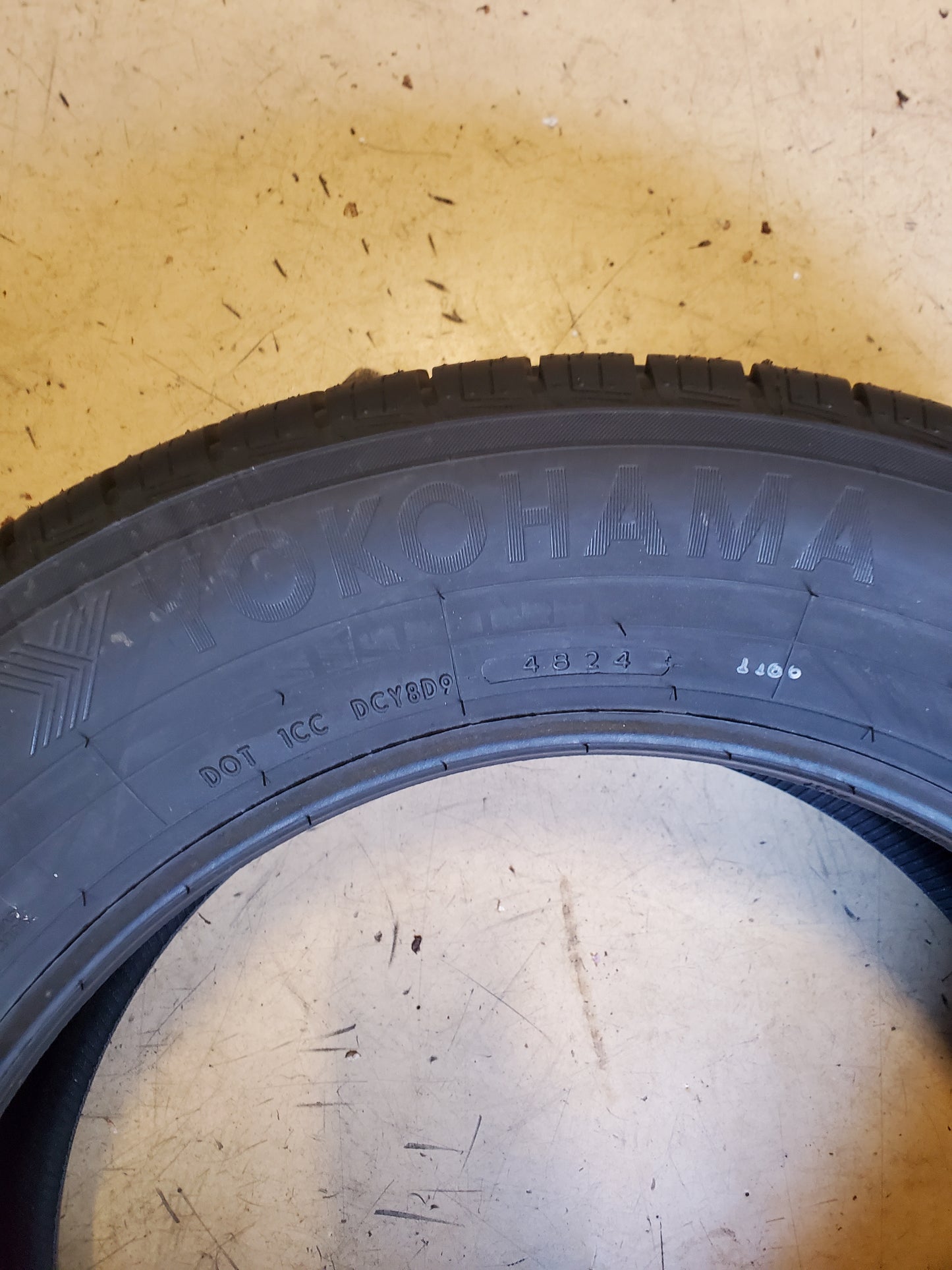 YOKOHAMA AVID ASCEND LX BSW P 235 60 18 103H ALL SEASON TIRE 110132838