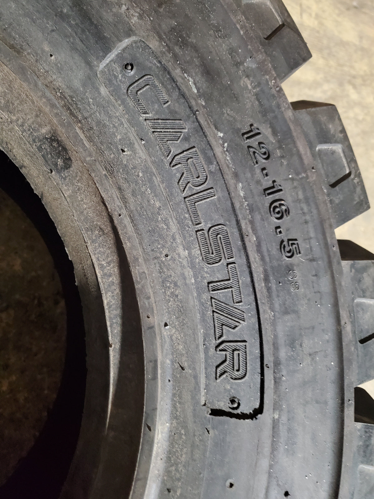 NOS CARLSTAR GROUND FORCE 400 MX BSW  12 16.5 147A2 14PLY SKIDSTEER TIRE 6X17073
