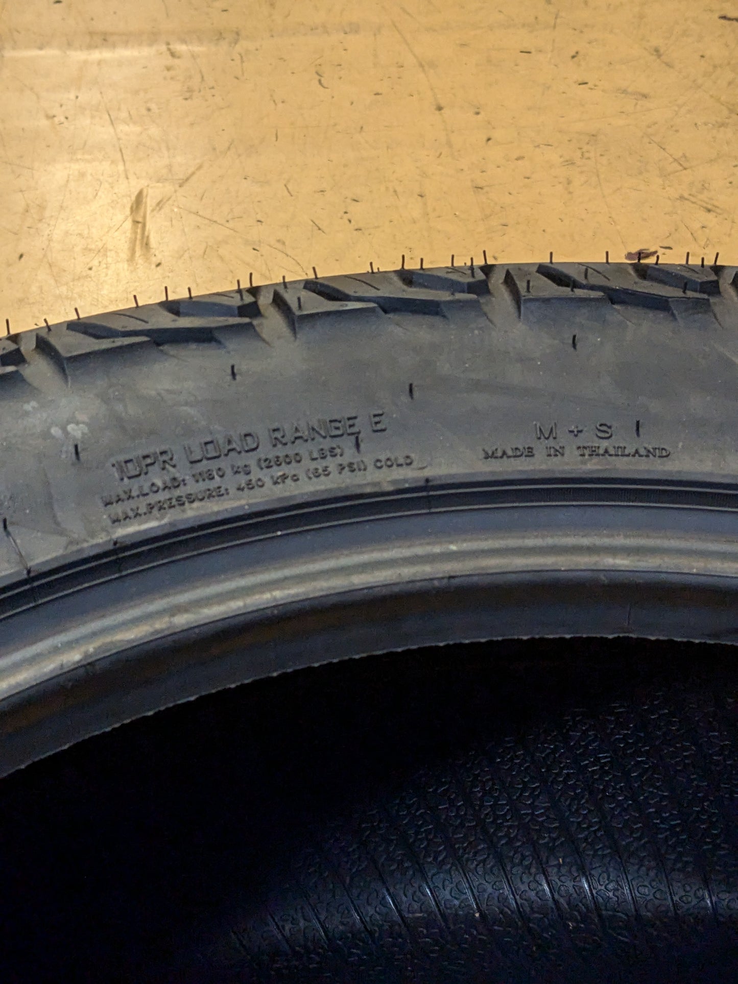 ARMSTRONG DESERT DOG MT BSW LT 33 12.5 20 114Q LRE 10PLY MUD TERRAIN TIRE 1200050561