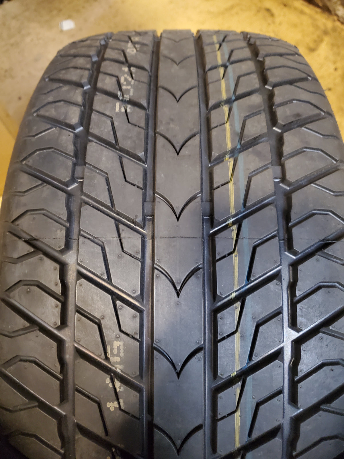 ODYSSEY TESSERACT BSW P 225 40 16 78J GOLF STREET TIRE MOT4016