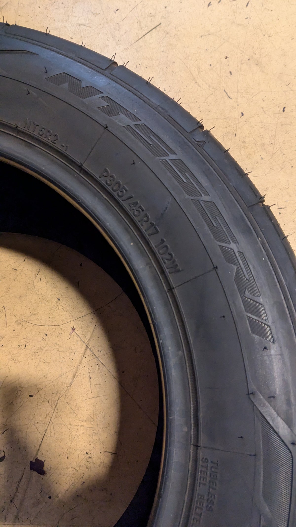 2 NITTO NT555RII BSW P 305 45 17 102W RACING TIRE 108760