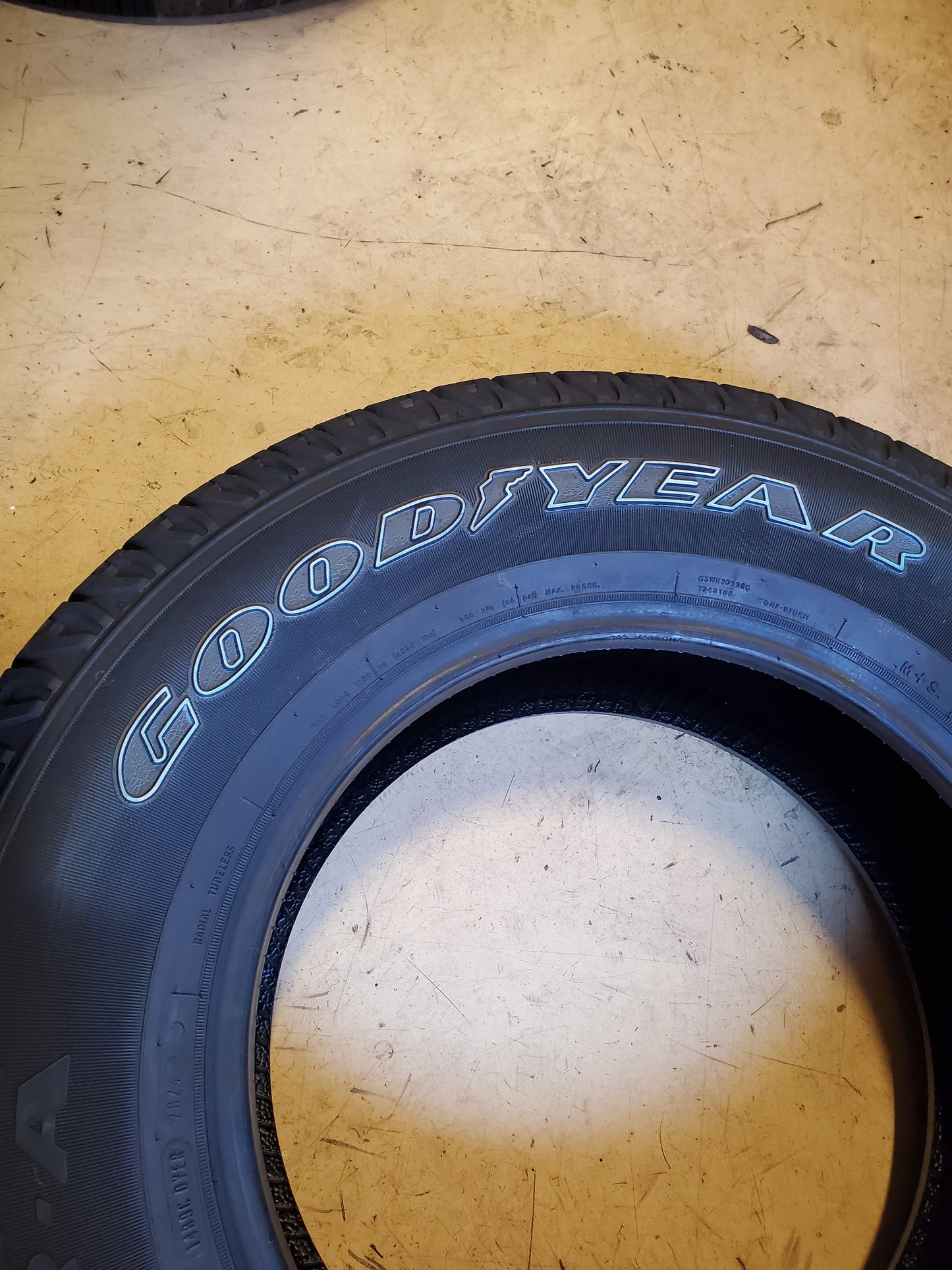 GOODYEAR WRANGLER SR-A OWL P 255 75 17 113S ALL SEASON TIRE 183107418
