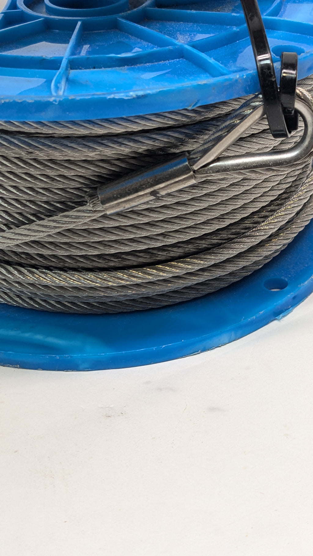 ED MC KENNA 7x19 SS W/ THIM EYE ONE END OTHER END PLAIN CABLE ASSY 3/16" X 215'