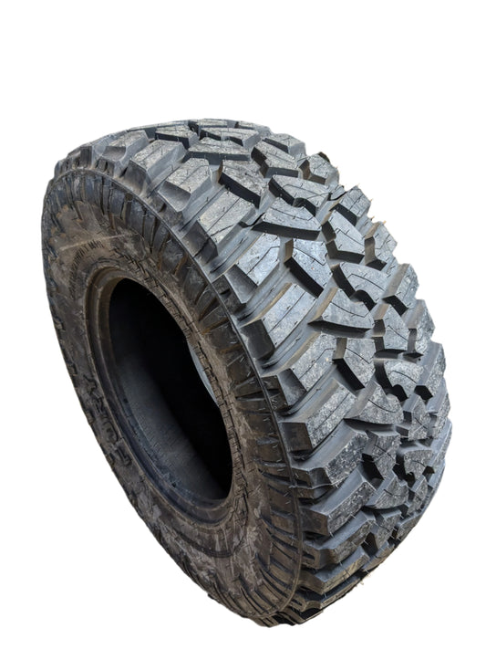 FURY COUNTRY HUNTER M/T II BSW LT 35 12.50 17LT 121Q F MUD TERRAIN TIRE FCHIIF35125017A