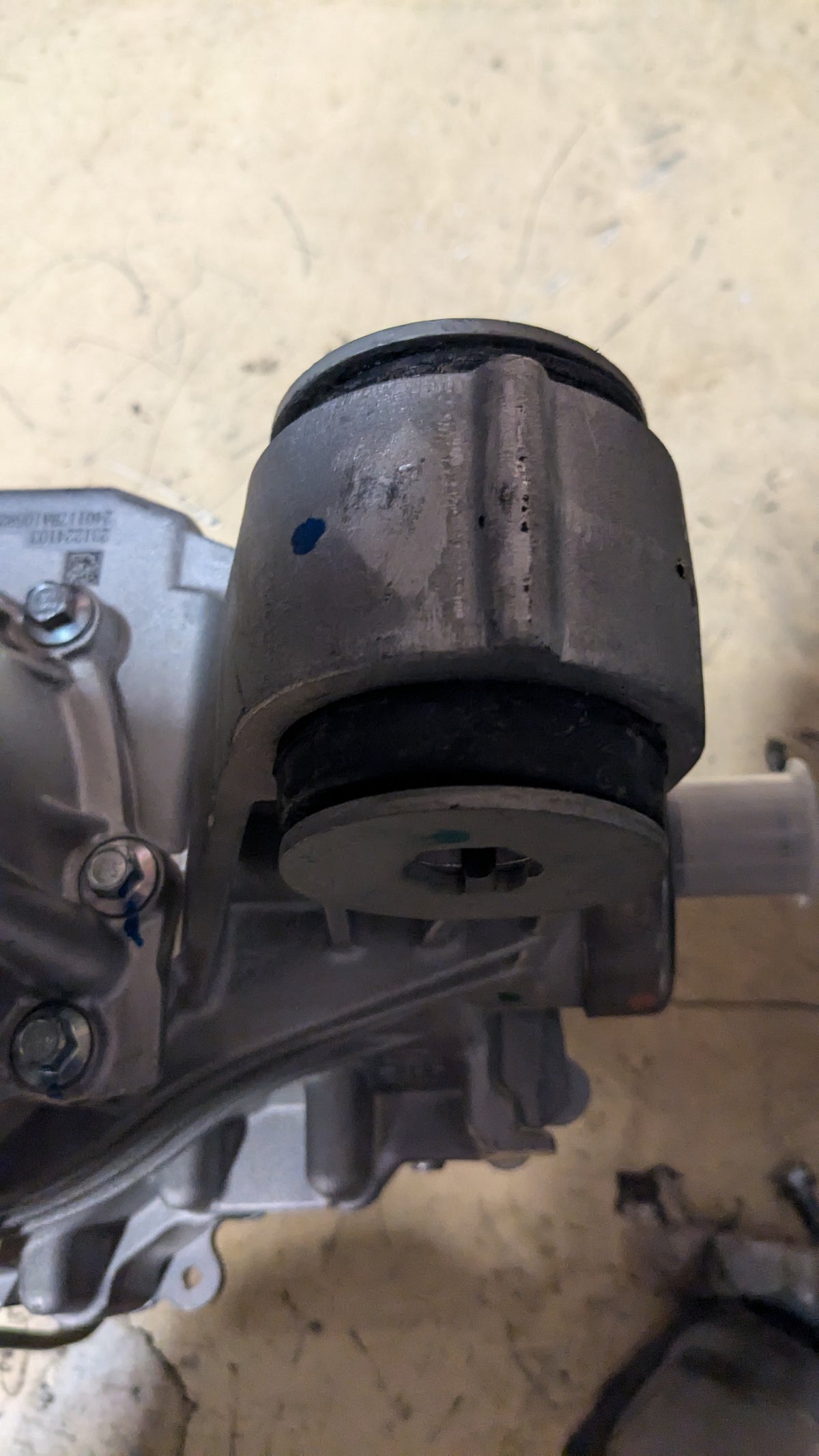 GENUIINE GM CARRIER DIFFERENTIAL 17-19 BUICK LACROSSE 19-23 CADILLAC XT4 86506324