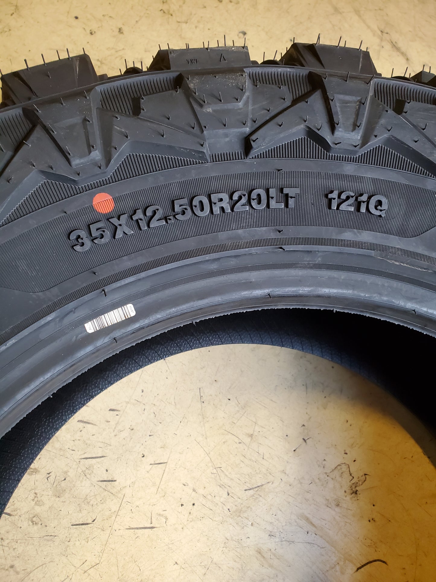 RADAR RENEGADE-X BSW LT 35 12.5 20 121Q 10PLY MUD TIRE RACSTH0046