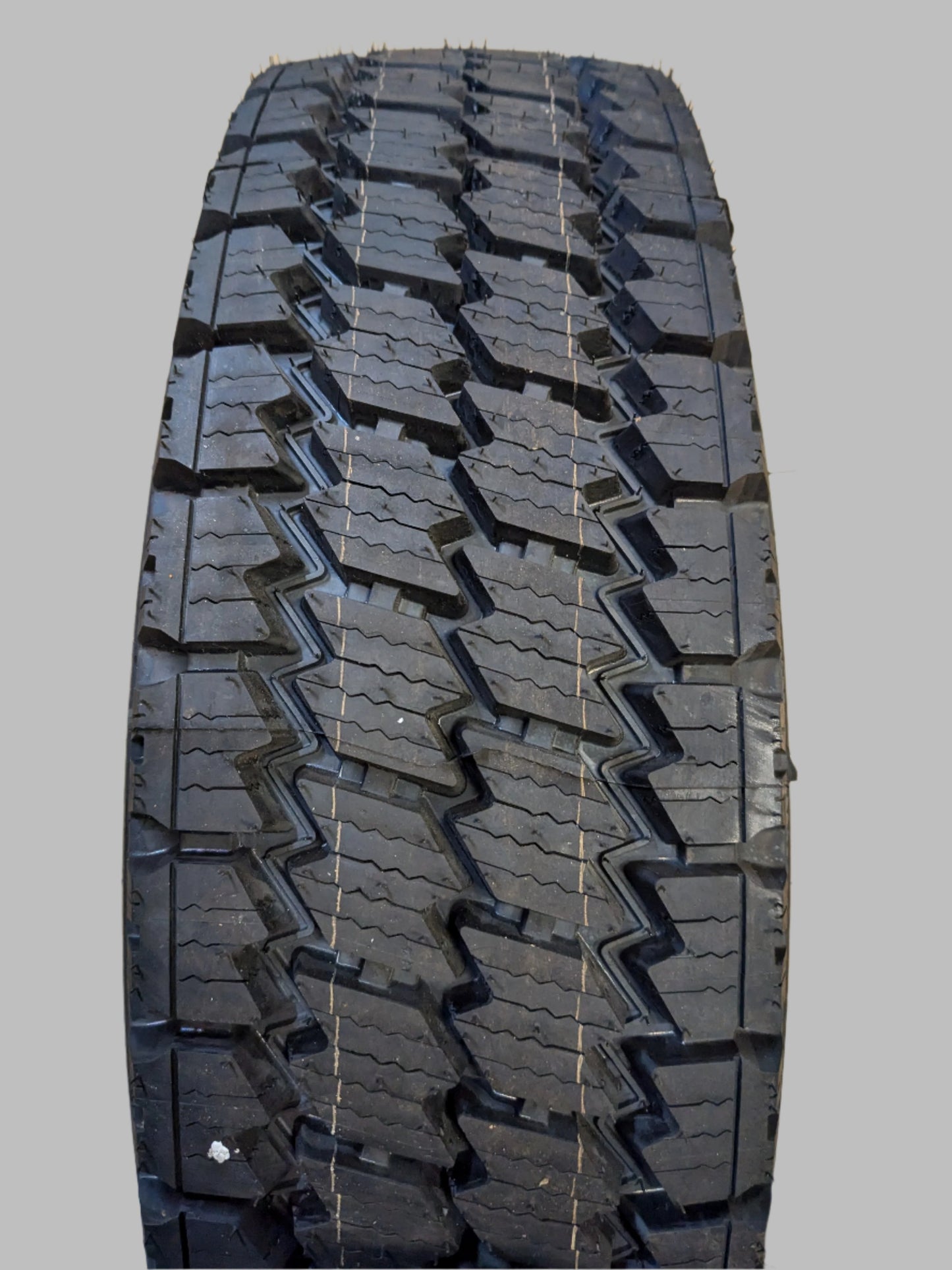 MICHELIN XDS2 225 70 19.5 128/126N 14PLY DRIVE AXLE TIRE 24975