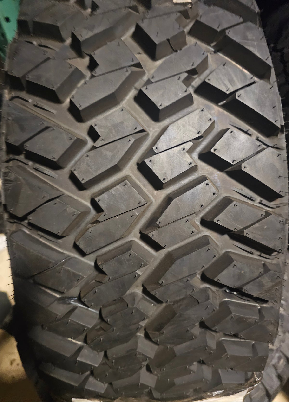 2 NITTO TRAIL GRAPPLER M/T 33 12.5 17 120Q LRE 10PLY MUD TERRAIN TIRES 374070