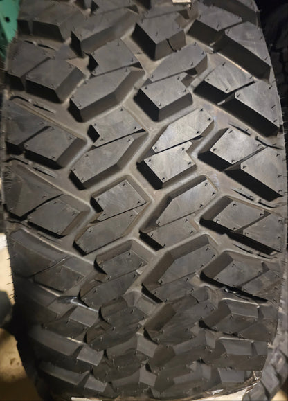 2 NITTO TRAIL GRAPPLER M/T 33 12.5 17 120Q LRE 10PLY MUD TERRAIN TIRES 374070
