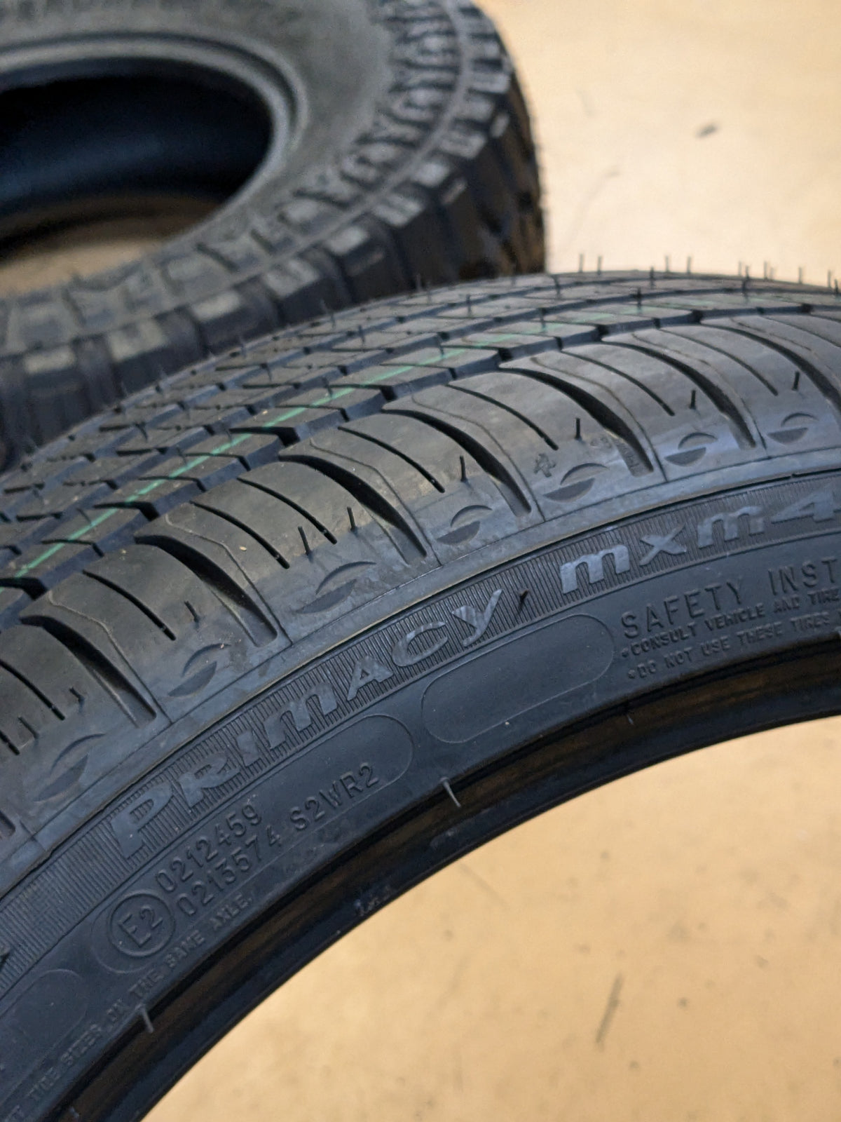 2 MICHELIN PRIMACY MXM4 ZP BMW RUNFLAT P 225 40 19 93V XL ALL SEASON TIRE 18126