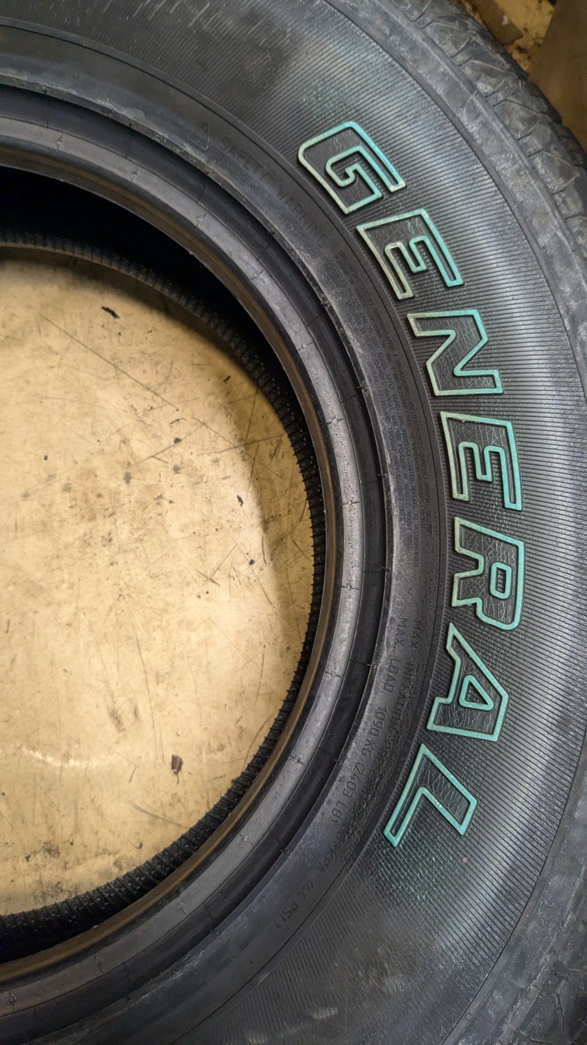 GENERAL GRABBER STX2 BSW P 255 70 16 111S ALL SEASON TIRE 04509410000