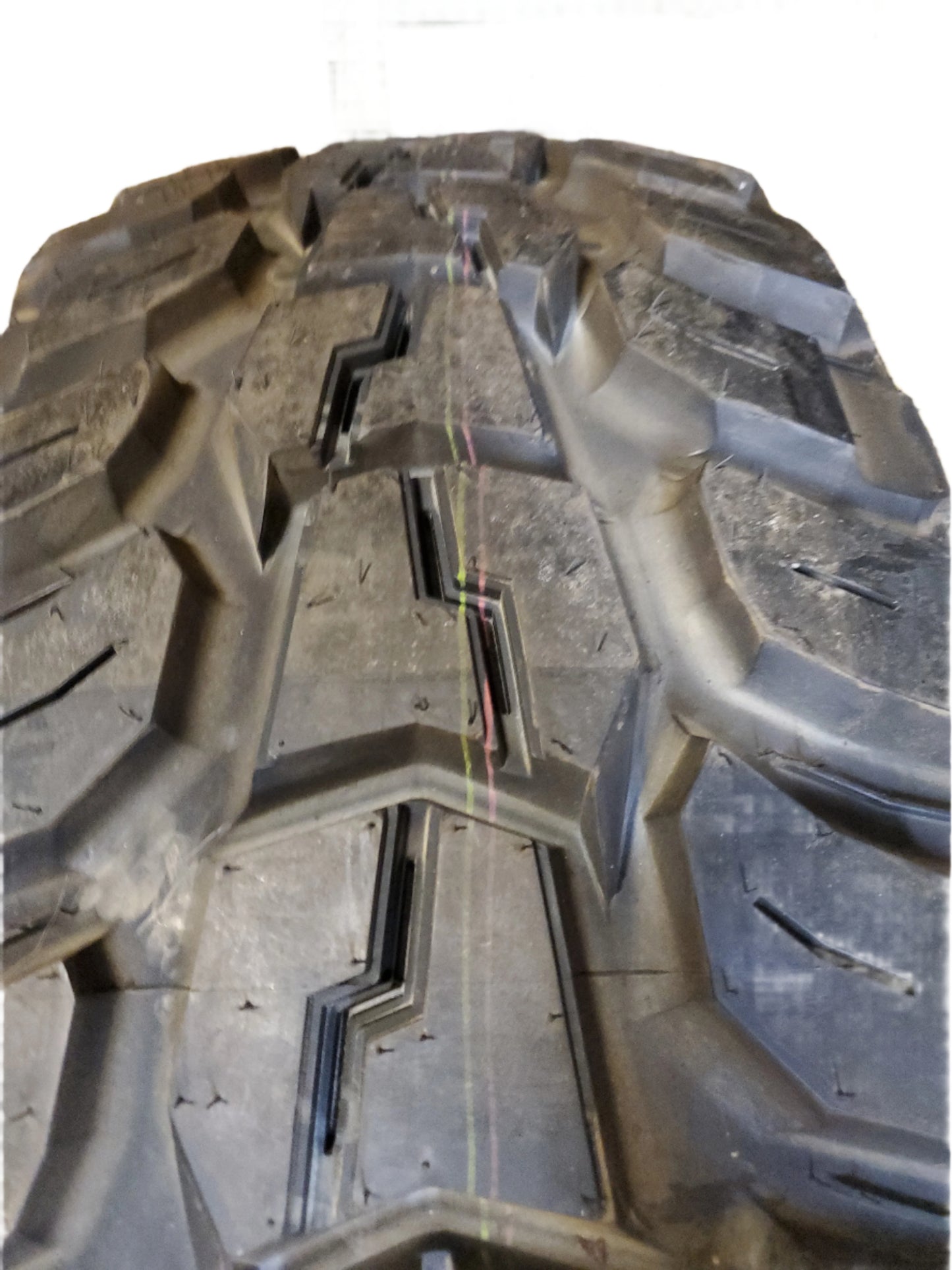 NOS KUMHO ROAD VENTURE M/T BSW LT 37 13.5 22 123Q 10PLY MUD TIRE 2262593