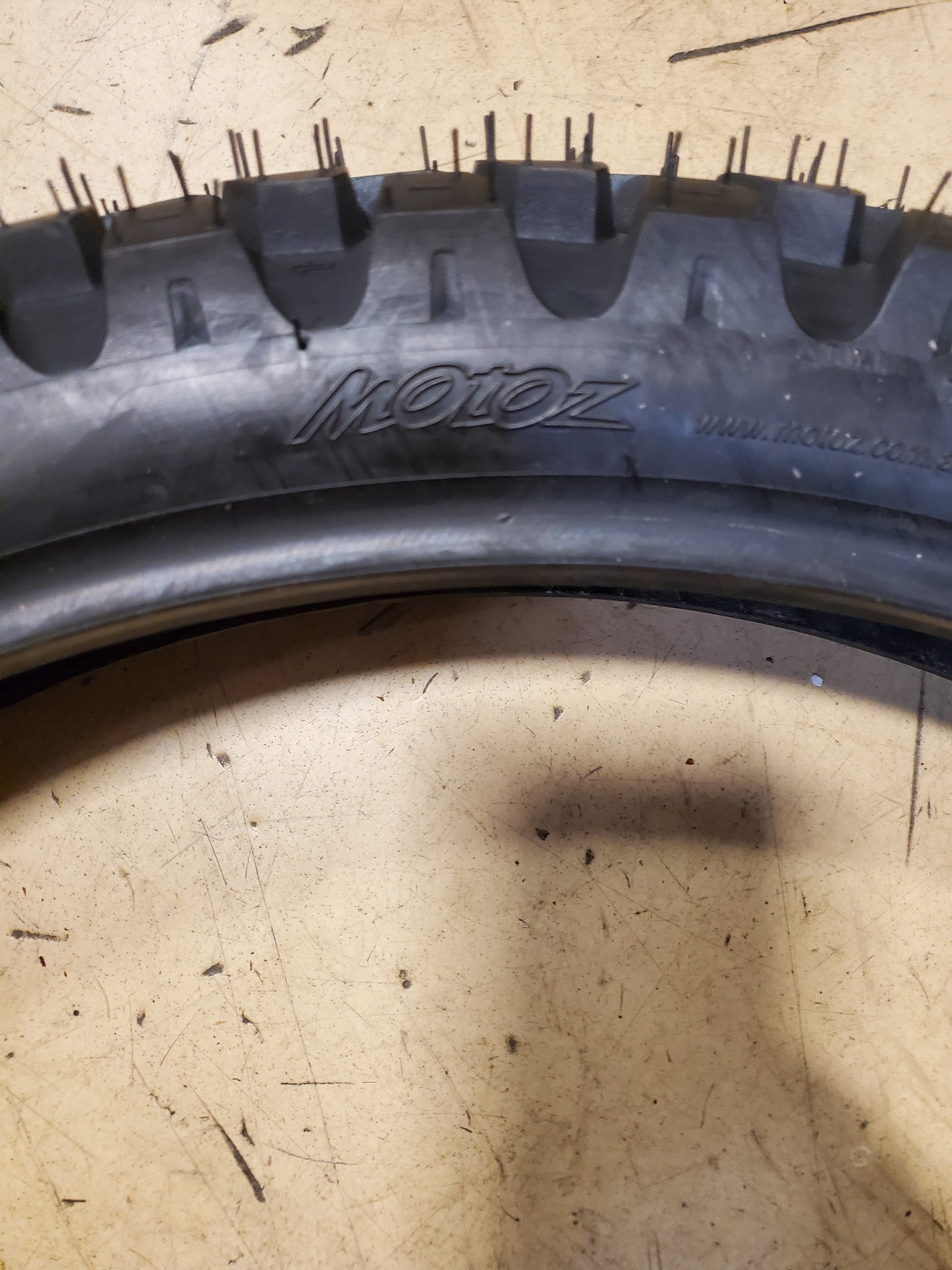 MOTOZ TRACTIONATOR DESERT H/T BSW 90 90 21 54Q FRONT DIRT BIKE TIRE 1544600008