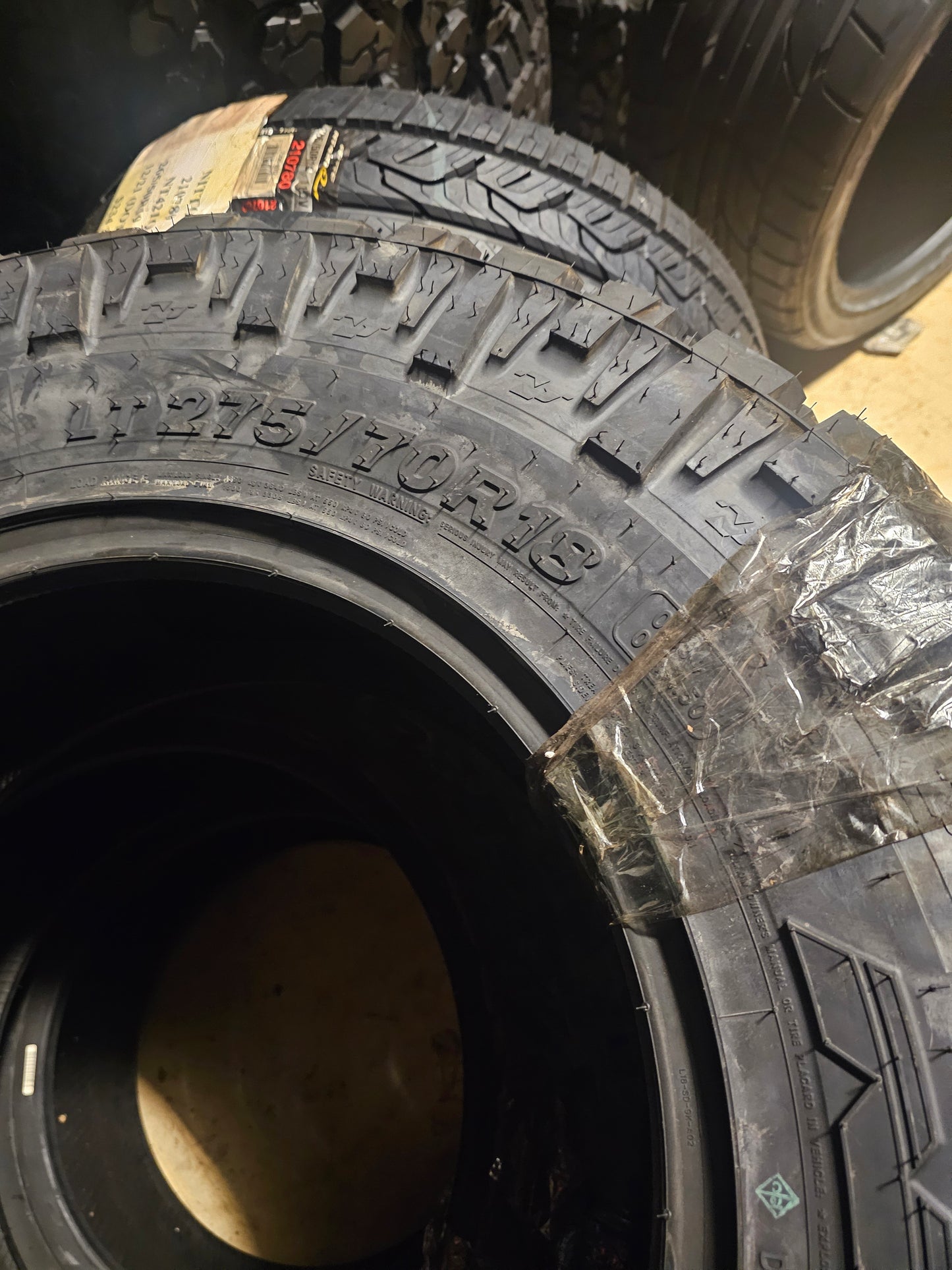 2 NITTO TRAIL GRAPPLER MT LT  275 70 18 125/122Q LRE 10PLY MUD TERRAIN TIRES 205870