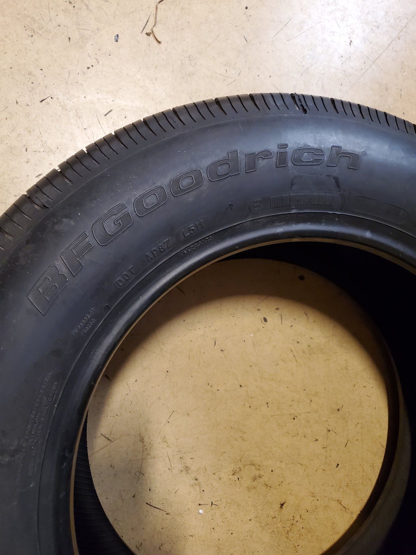 NOS BFGOODRICH TRACTION T/A SPORT BSW P 235 65 17 103T ALL SEASON TIRE 50496