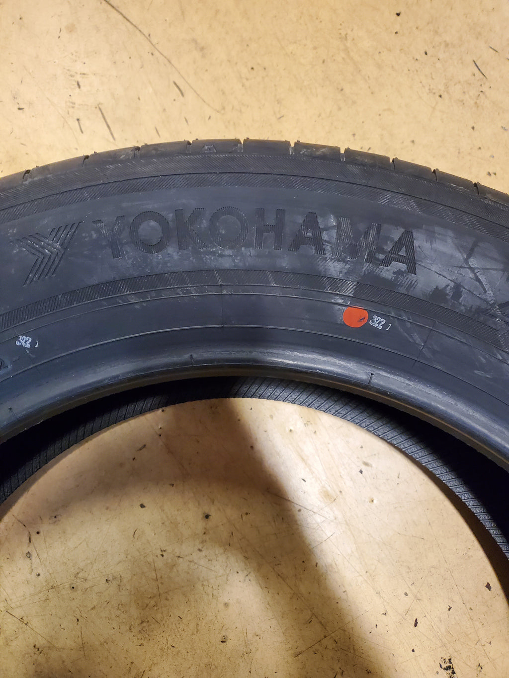 4 YOKOHAMA ADVAN V61 BSW P 235 60 19 103V PERFORMANCE TIRE NA1681956