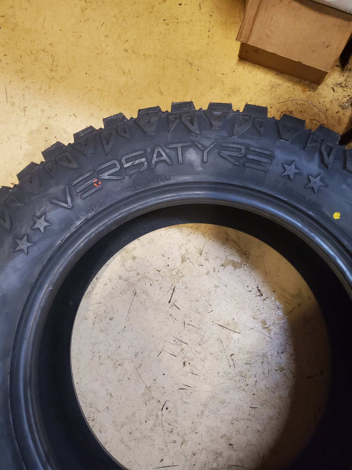 VERSATYRE MXT/HD BSW LT 285 60 20 127/124Q 12PLY MUD TERRAIN TIRE TMXT02