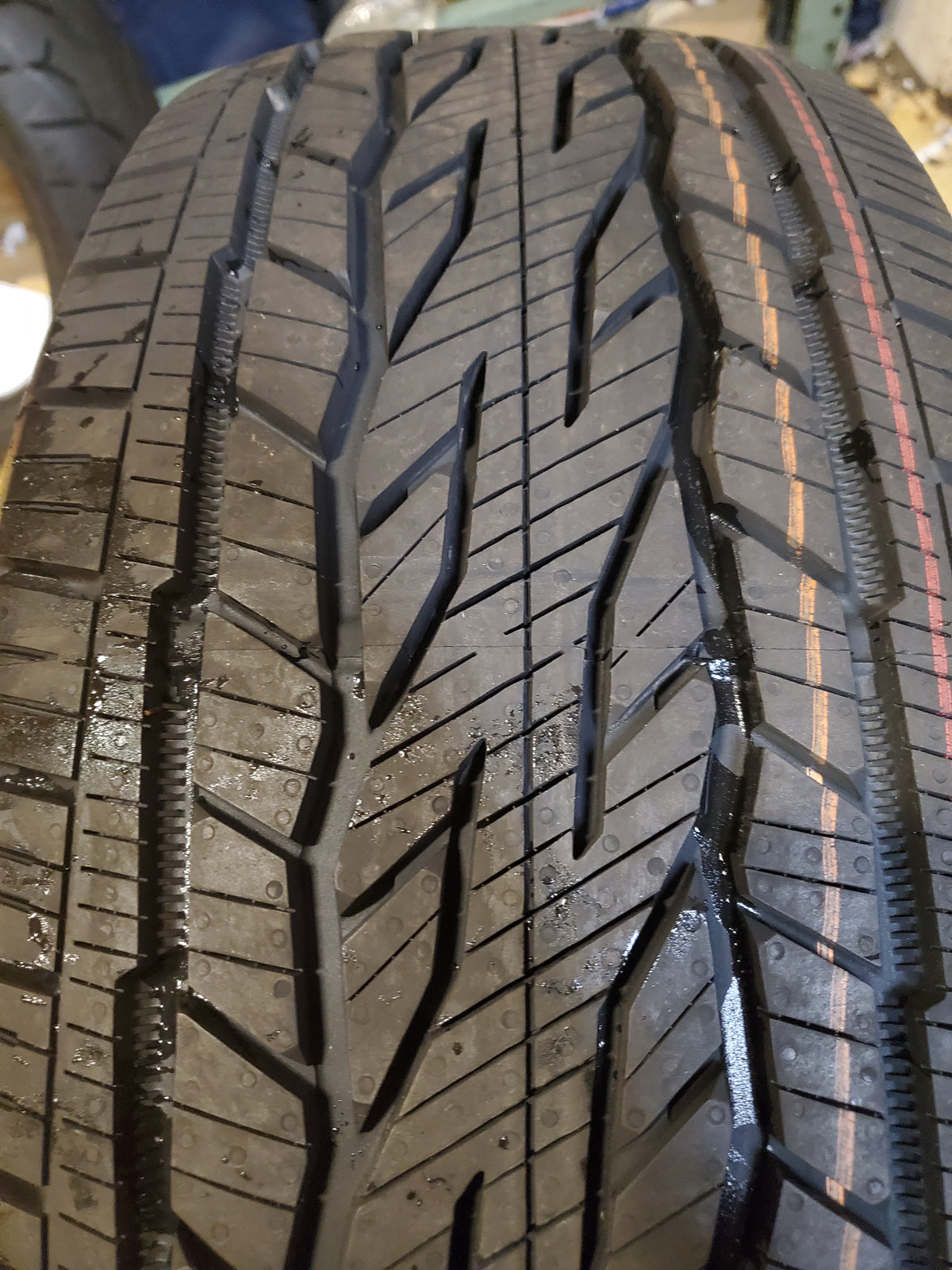CONTINENTAL CONTICROSSCONTACT LX20 P 275 55 20 111T TIRE 15508200000