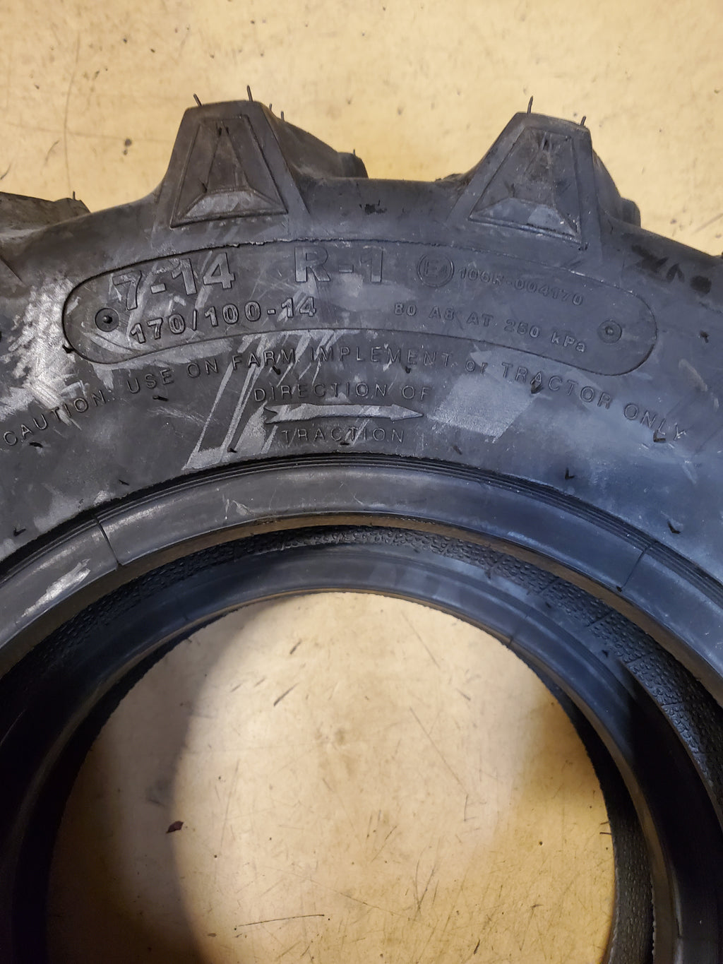 CARLISLE FARM SPECIALIST BSW R-1 7 14 6PLY FARM TIRE 570000