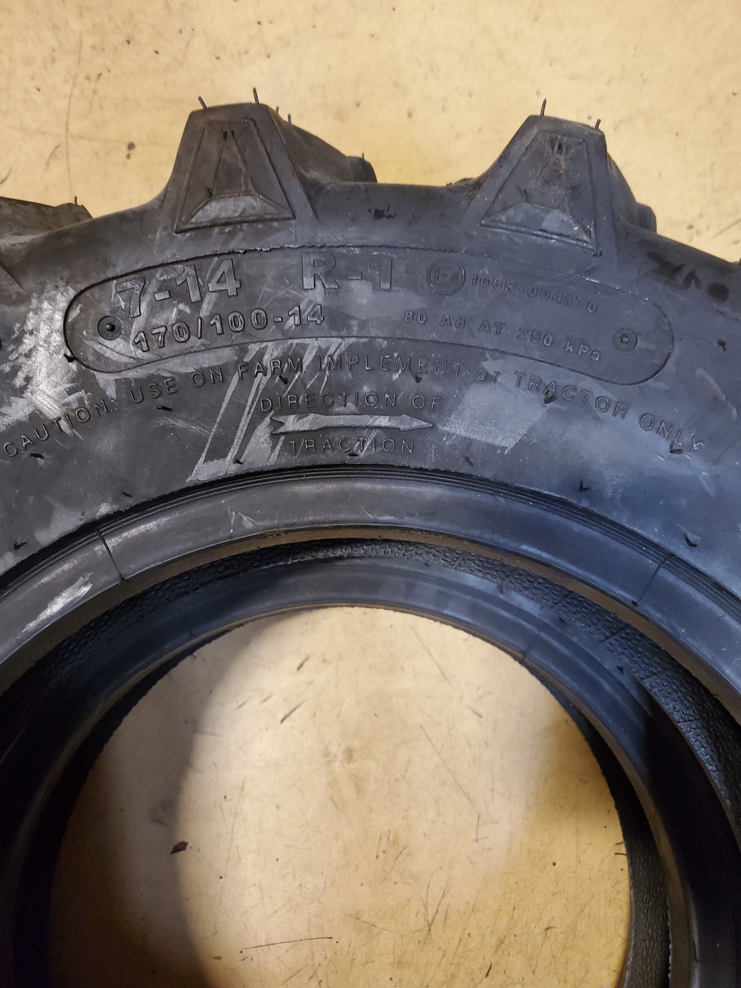 CARLISLE FARM SPECIALIST BSW R-1 7 14 6PLY FARM TIRE 570000