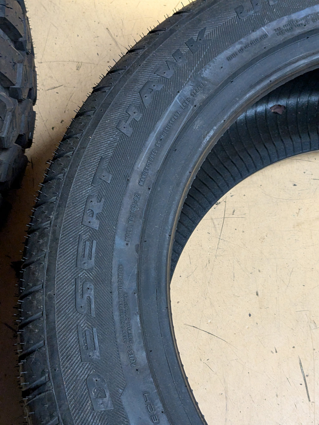 ACHILLES DESERT HAWK UHP P 285 50 20 112V SL UHP TIRE MAG285020