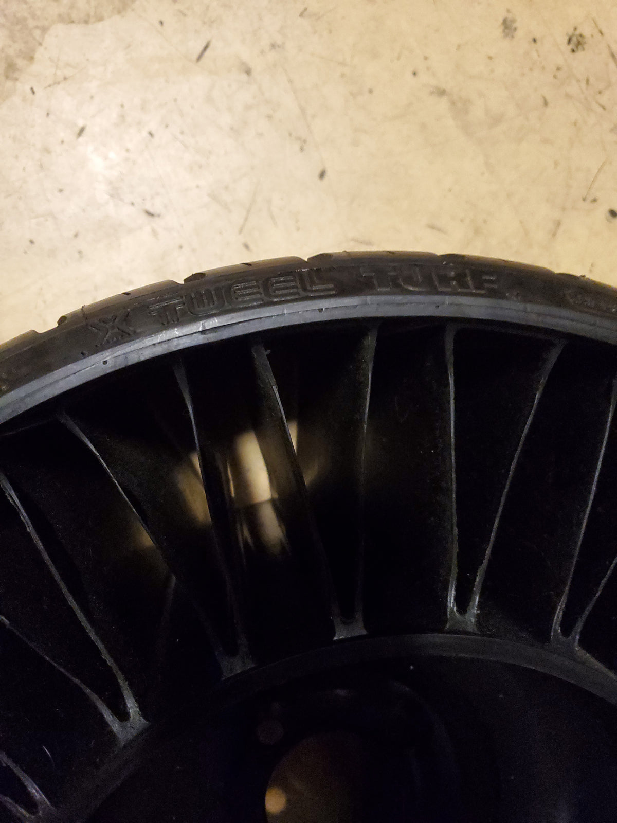 MICHELIN X TWEEL TURF BSW 22 11 12 4-4 TWEEL TIRE 37968