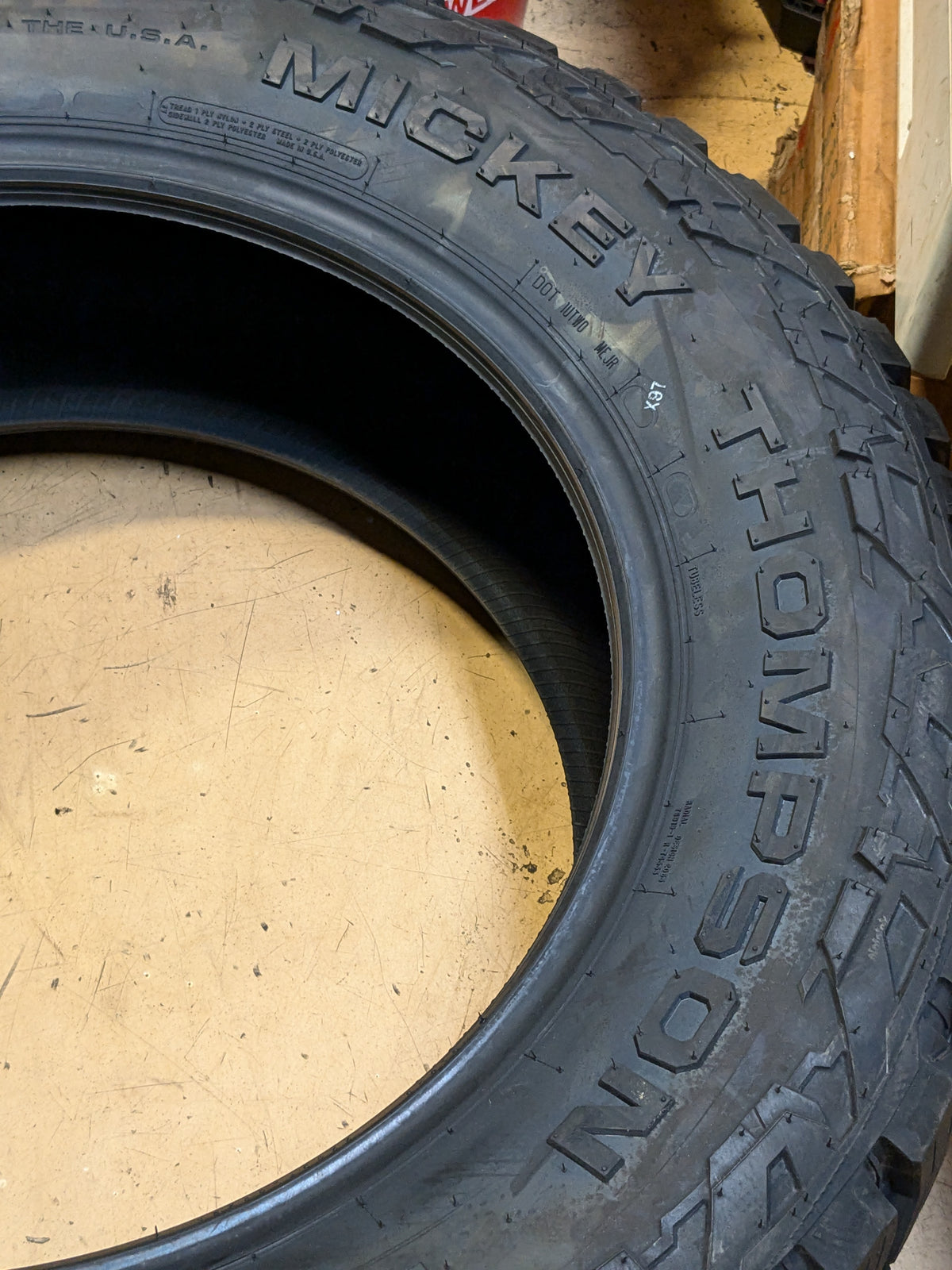 MICKEY THOMPSON BAJA BOSS A/T BSW P 275 60 20 115T SL ALL TERRAIN TIRE 90000049723