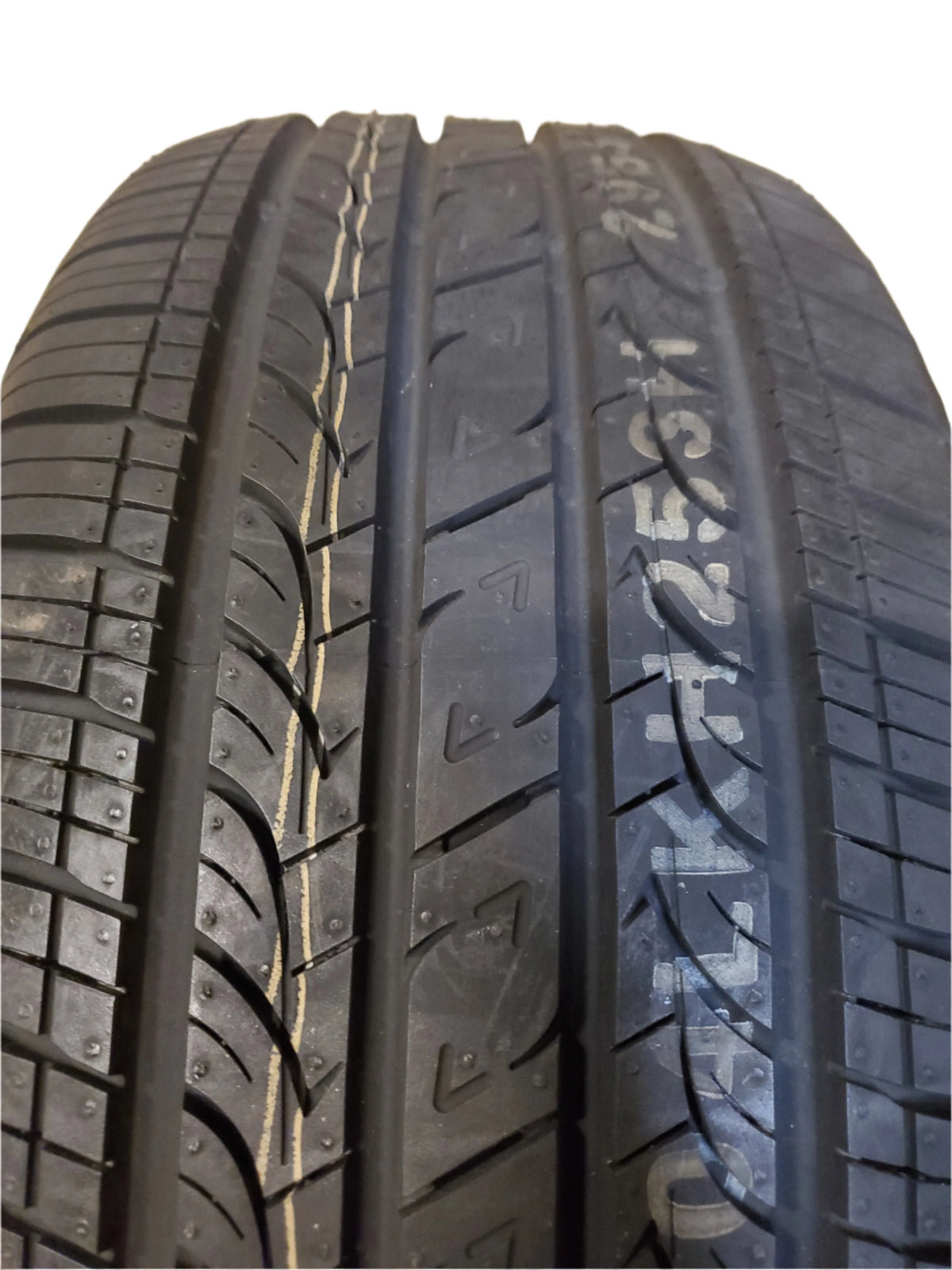 NOS KUMHO SOLUS KH25 BSW P 225 45 17 91H ALL SEASON TIRE 2141103