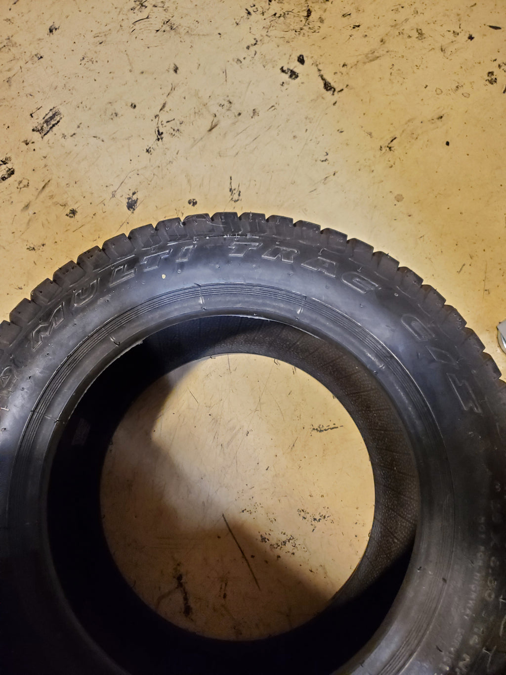 NOS CARLISLE MULTI TRAC C/S 98A3 BSW 25 8.5 14 6PLY LAWN TIRE 574371