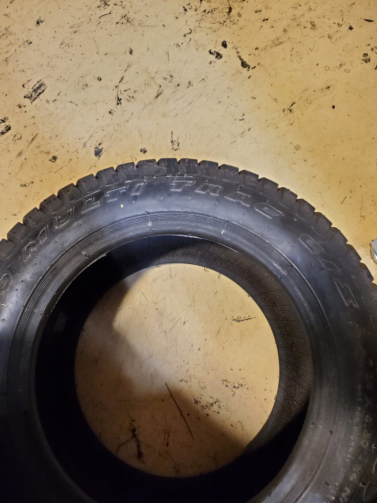 NOS CARLISLE MULTI TRAC C/S 98A3 BSW 25 8.5 14 6PLY LAWN TIRE 574371