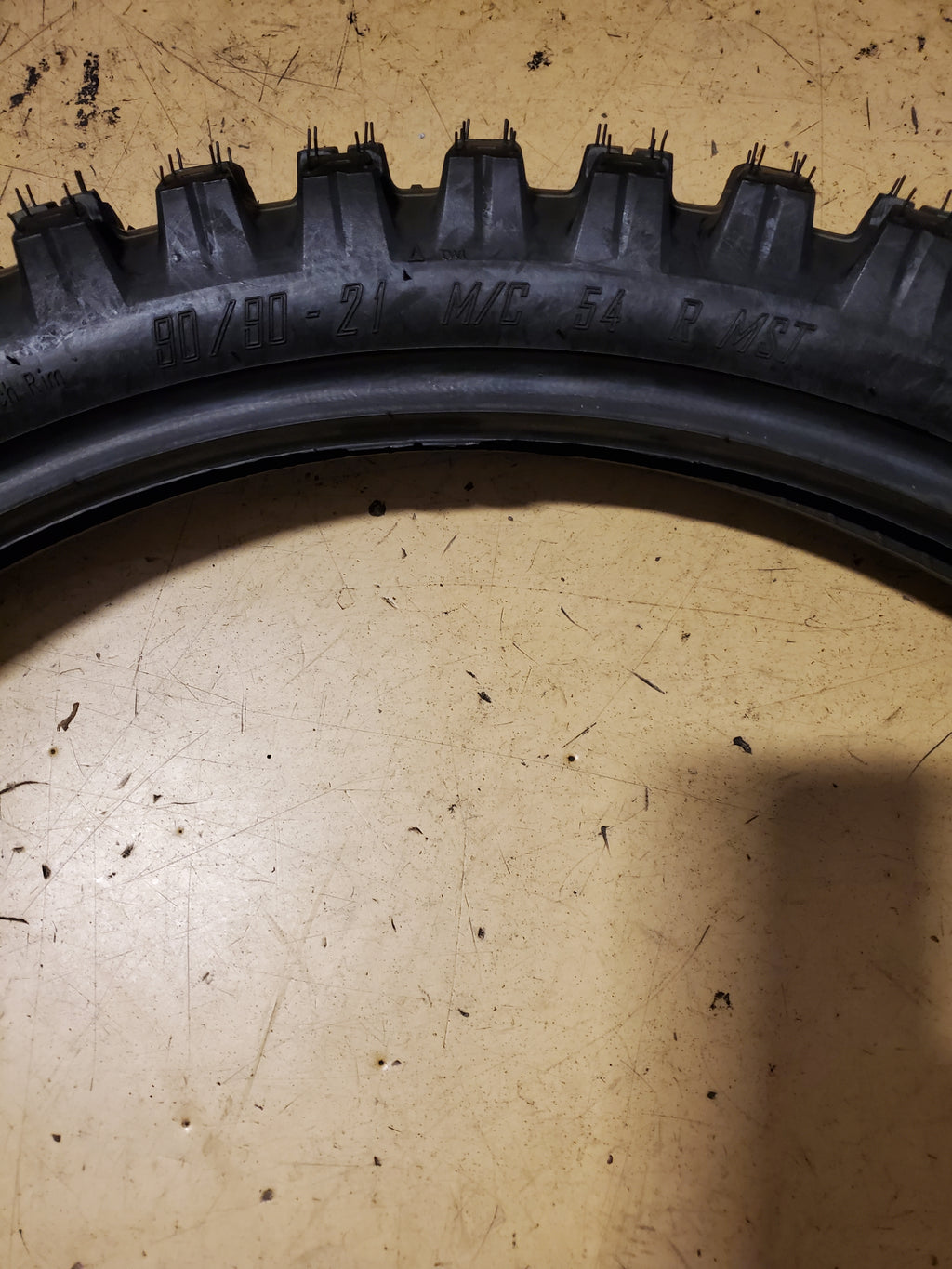 MOTOZ TRACTIONATOR DV BSW 90 90 21 54R MOTORCYCLE TIRE 2063110001