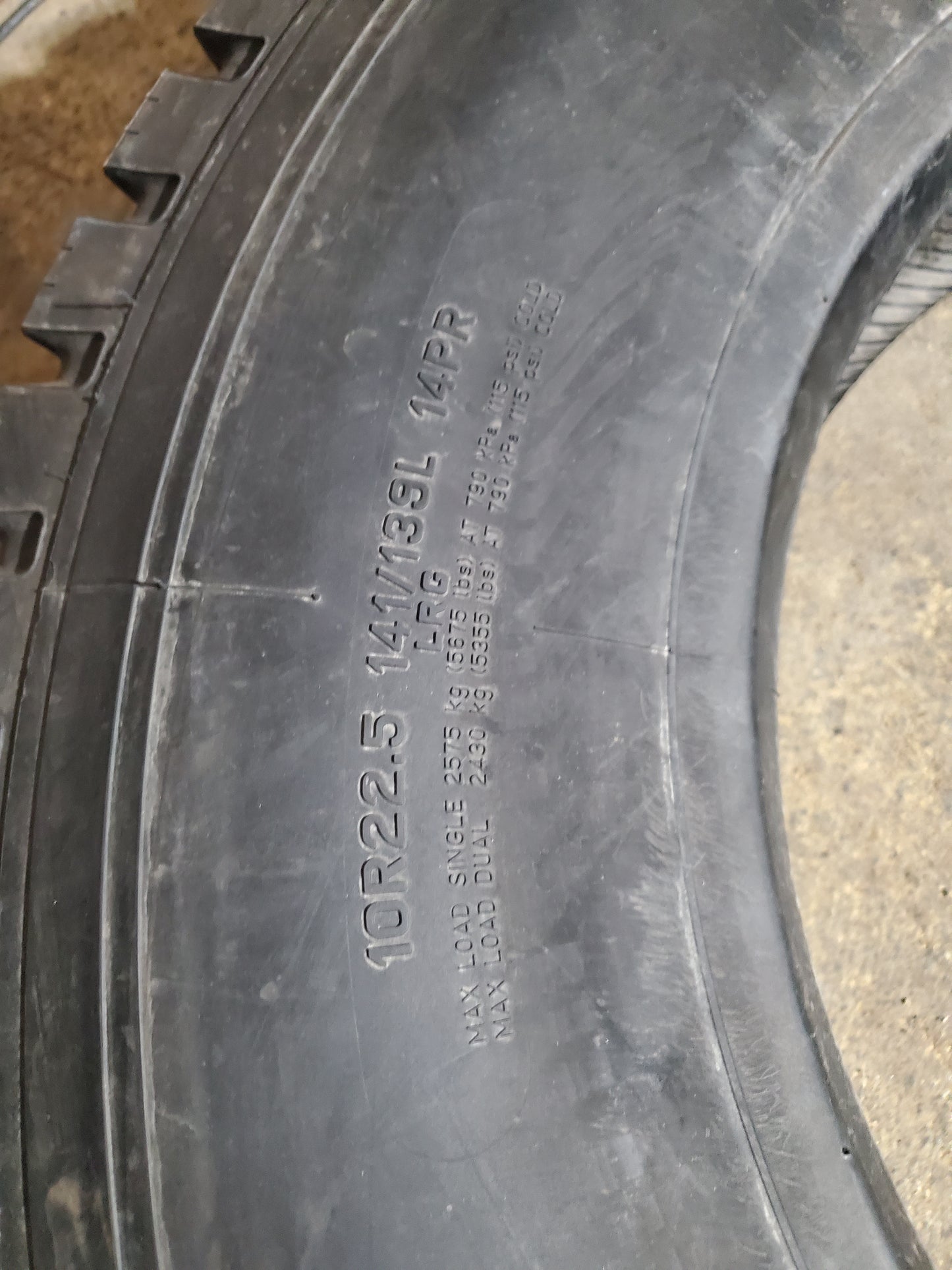 DOUBLECOIN RLB1 BSW LT 10 22.5 141/139L 14PLY DRIVE TIRE 1133410225