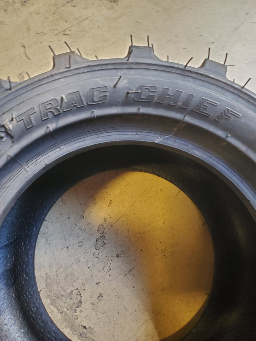 CARLSTAR TRAC CHIEF BSW 18 8.5 10 4PLY INDUSTRIAL TIRE 51S311
