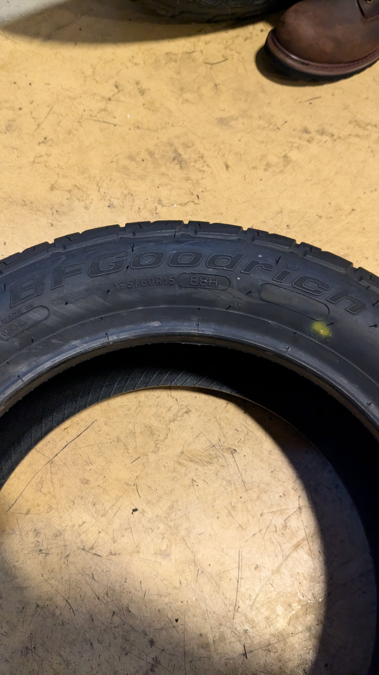 NOS BFGOORICH ADVANTAGE T/A SPORT BSW P 195 60 15 88H ALL SEASON TIRE 11824
