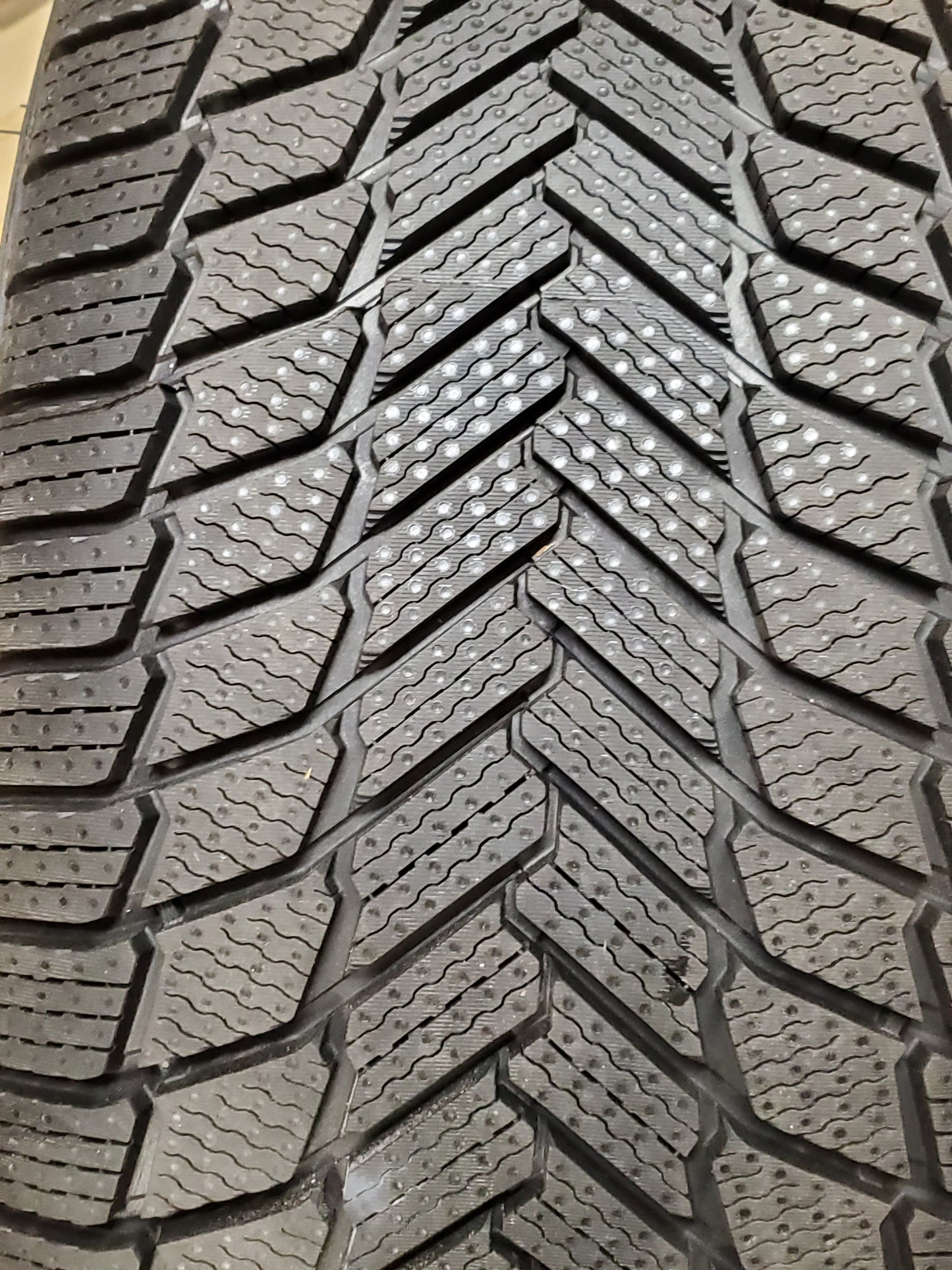2 MICHELIN X-ICE SNOW SUV BSW P 285 40 21 109H XL WINTER TIRE TT23499