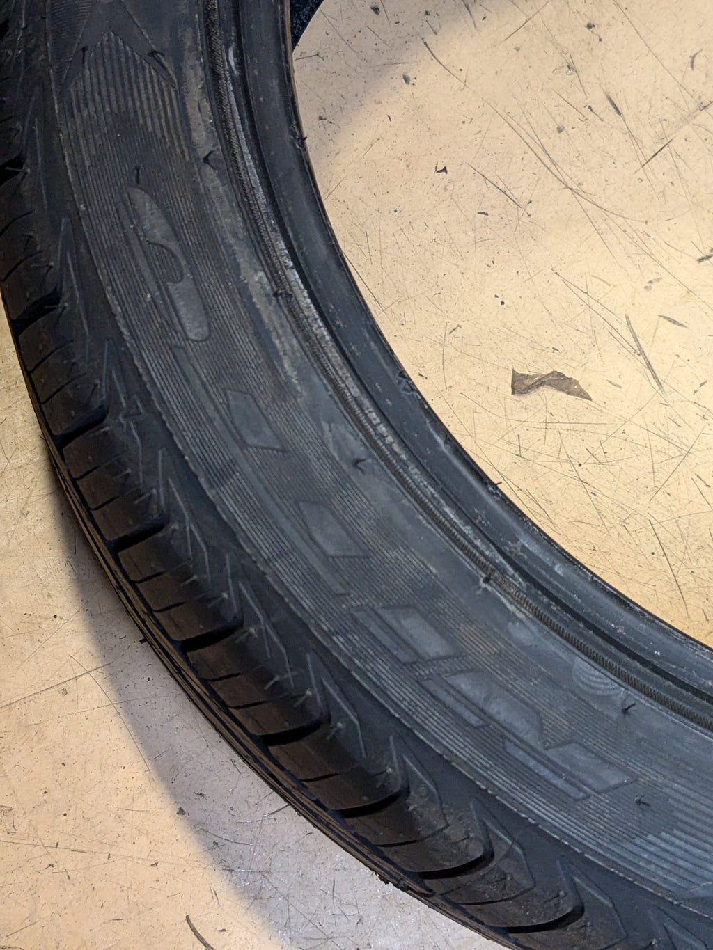 NITTO MOTIVO P 245 40 17 95W XL ULTRA HIGH PERFORMANCE TIRE 210100