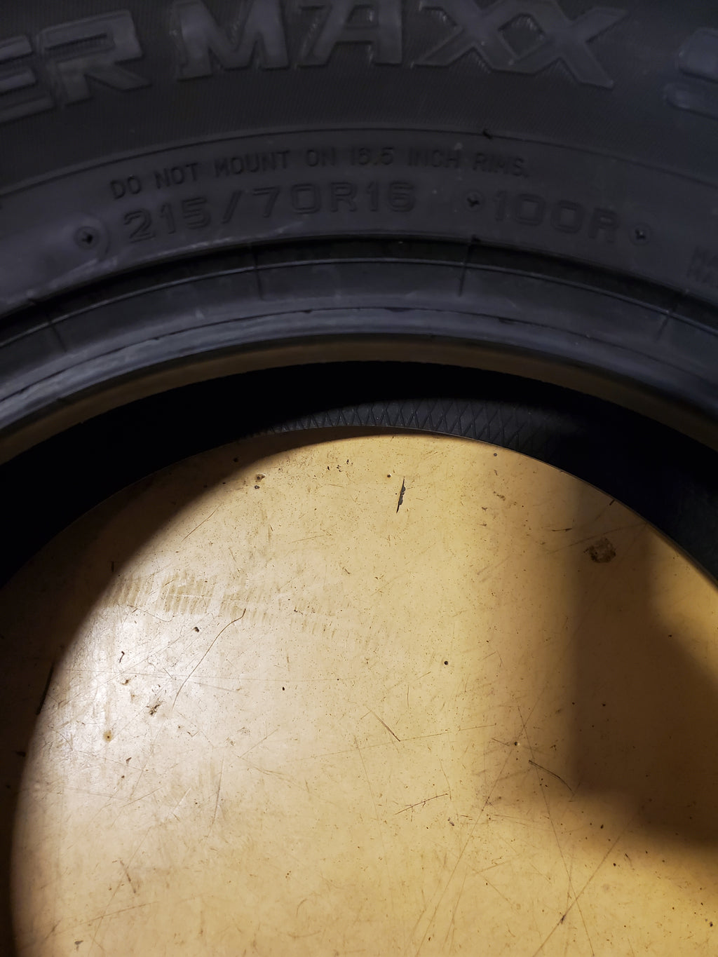 DUNLOP WINTER MAXX SJ8 BSW P 215 70 16 100R WINTER TIRE 290124101