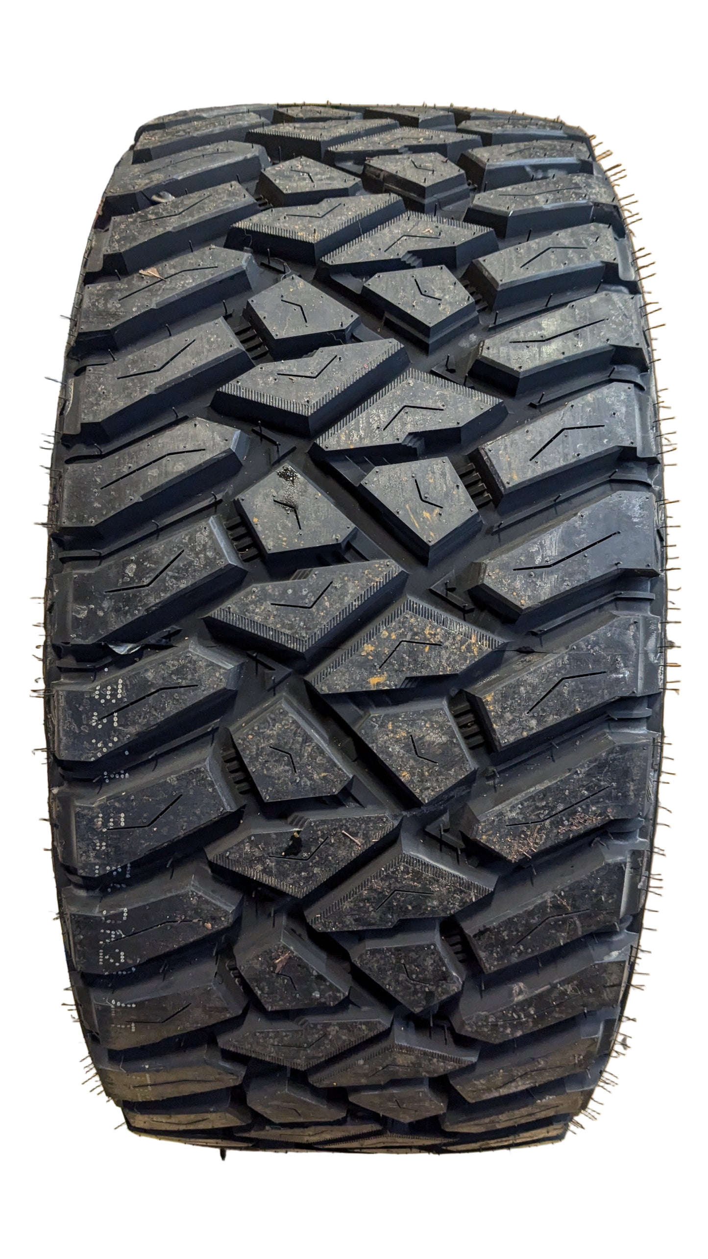 PREDATOR NEW MUTANT XMT BSW LT 35 13.5 24 116Q 12PLY MUD TERRAIN TIRE NPRXMT22