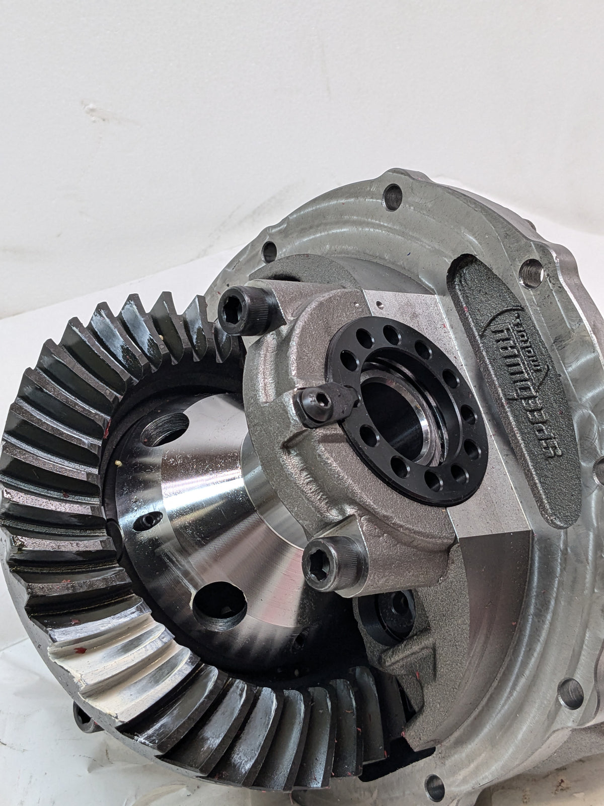 SPEEDWAY FORD 9 INCH POSI TRACTION 3RD MEMBER ASSEMBLY 31 SPLINE 3.70
