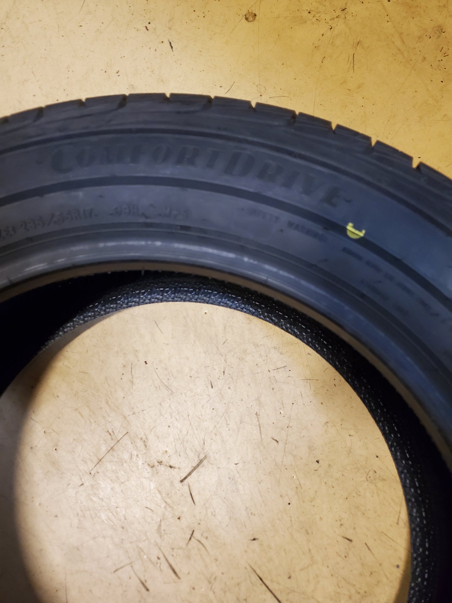 GOODYEAR ASSURANCE COMFORTDRIVE P 235 55 17 99H ALL SEASON TIRE 413319582