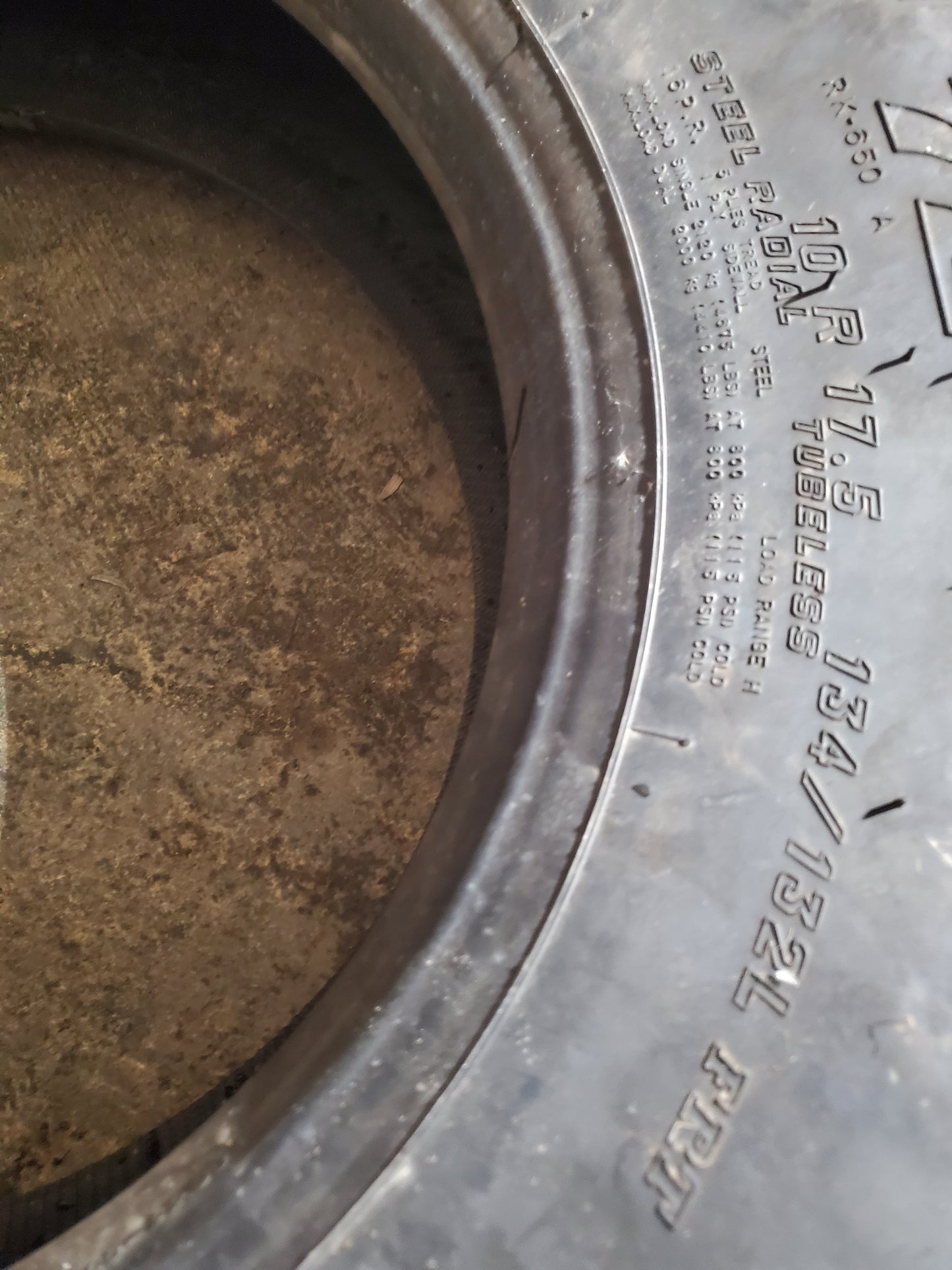 SUMITOMO ST727 BSW  10 17.5 134/132L 16PLY STEER TIRE 5530540