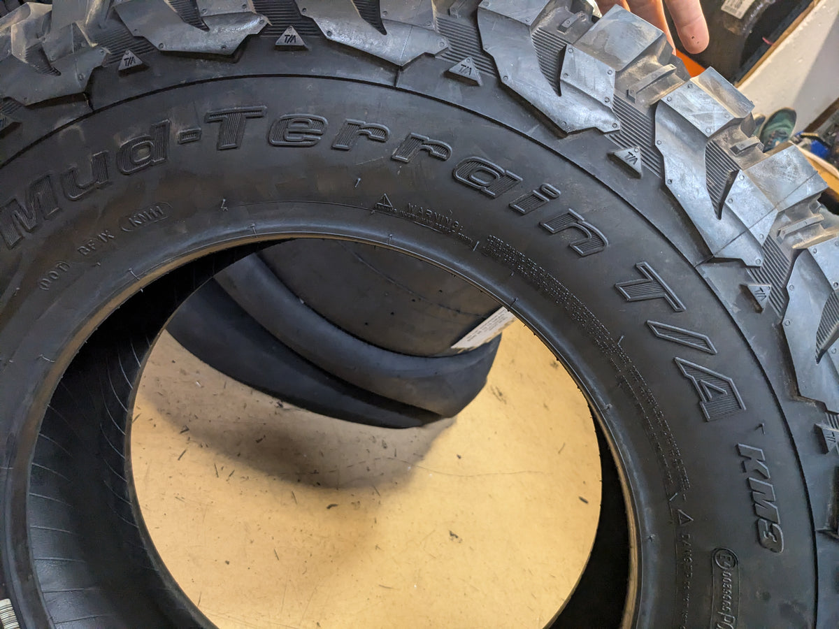 NOS BFGOODRICH MUD TERRAIN T/A KM3 BSW LT 255 75 17 111/108Q 6PLY MUD TERRAIN TIRE 43996