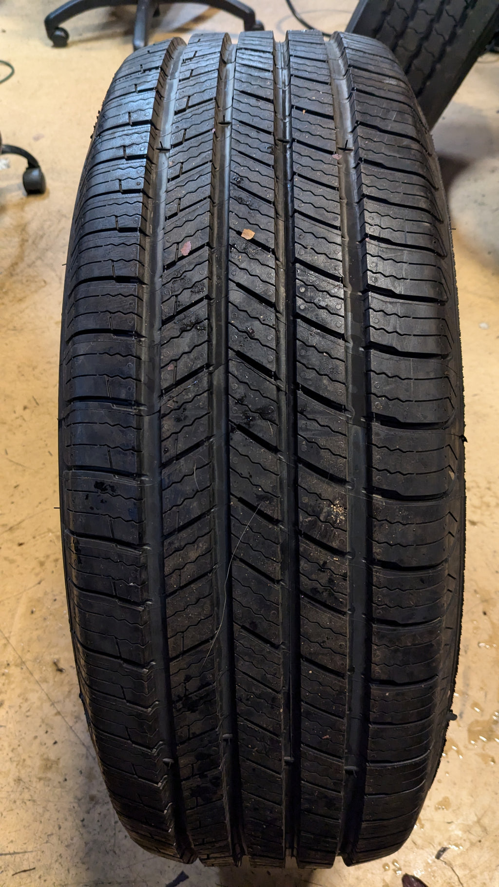 2 MICHELIN DEFENDER T+H BSW P 235 60 18 103H ALL SEASON TIRE 03640